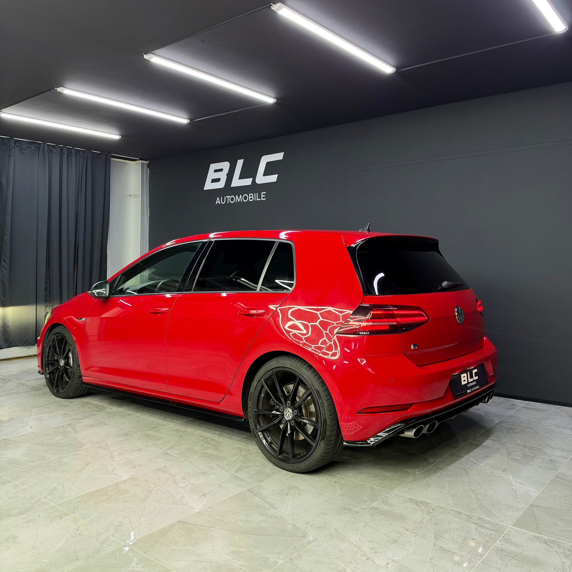 VW Golf 2.0 TSI R 4Motion DSG-image-4