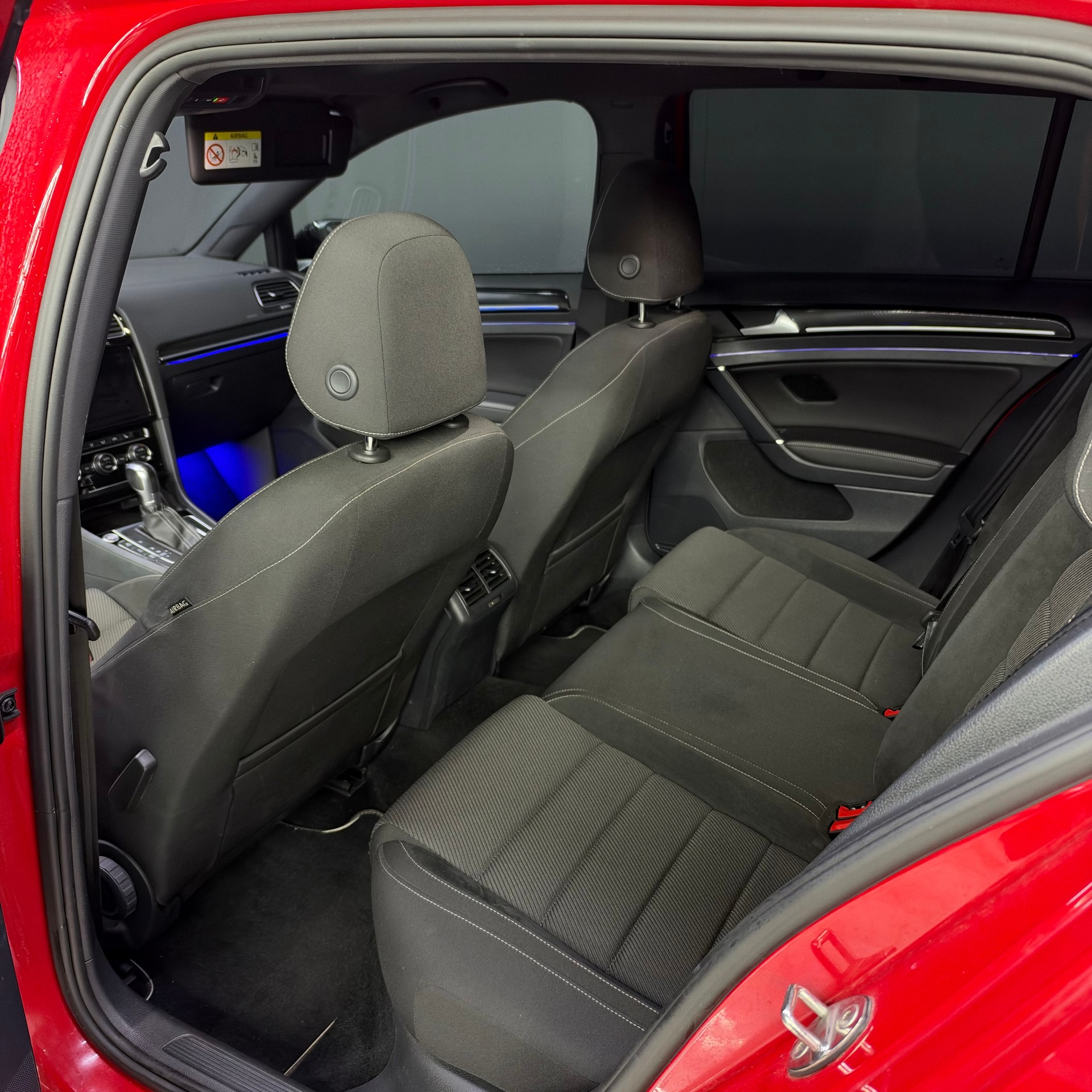 VW Golf 2.0 TSI R 4Motion DSG-image-9