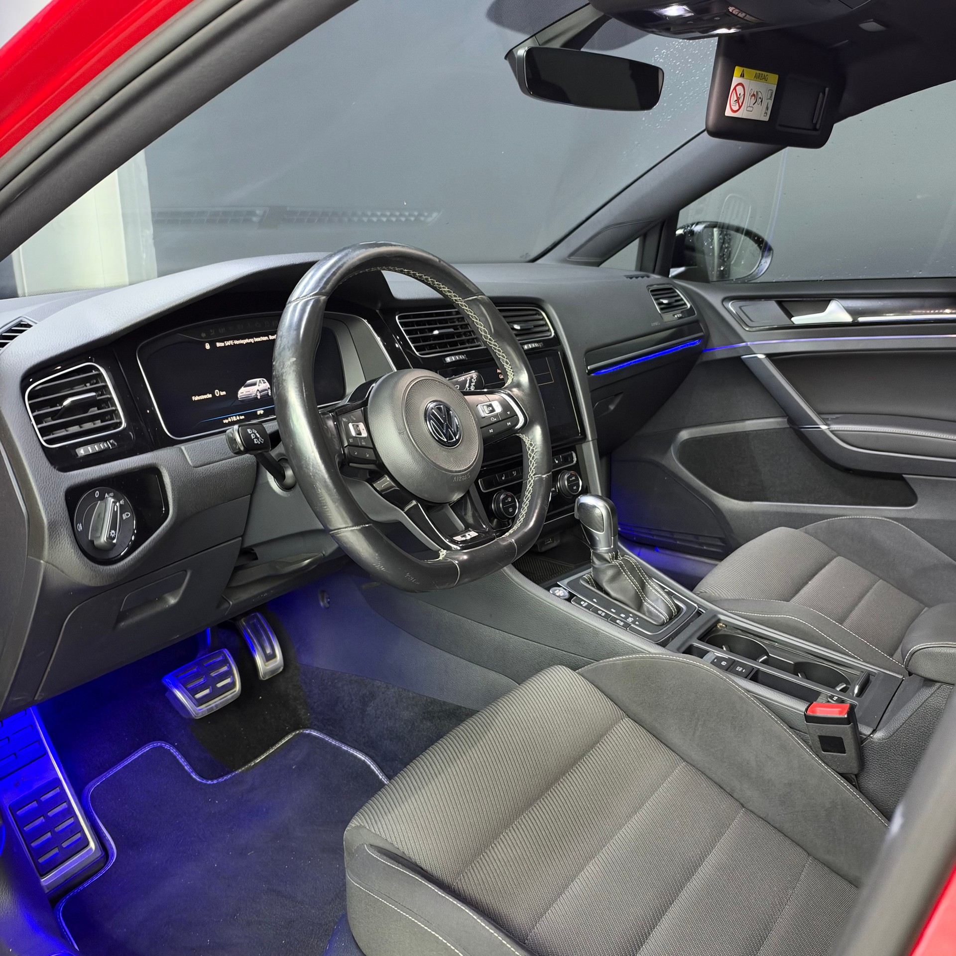 VW Golf 2.0 TSI R 4Motion DSG-image-7