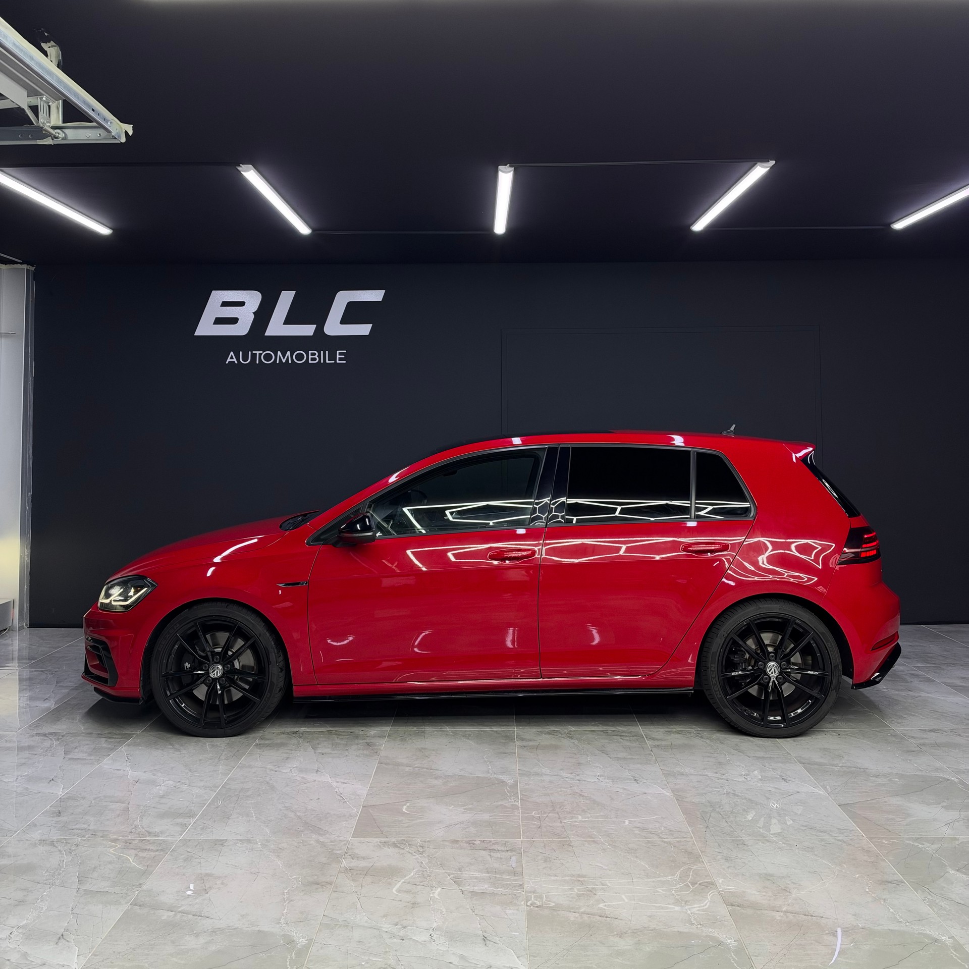 VW Golf 2.0 TSI R 4Motion DSG-image-2
