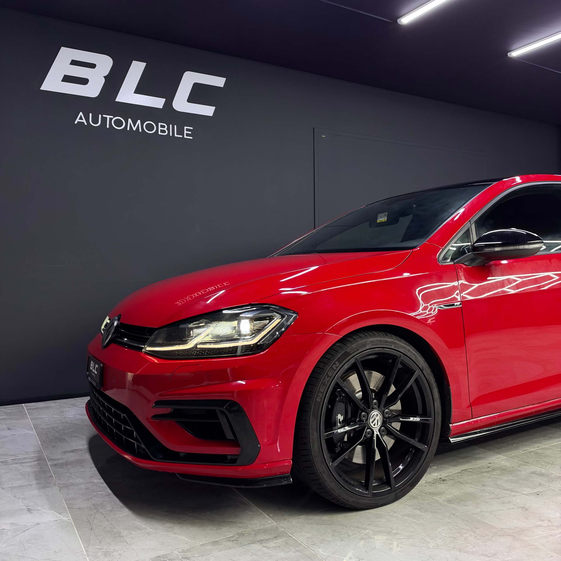 VW Golf 2.0 TSI R 4Motion DSG-image-1