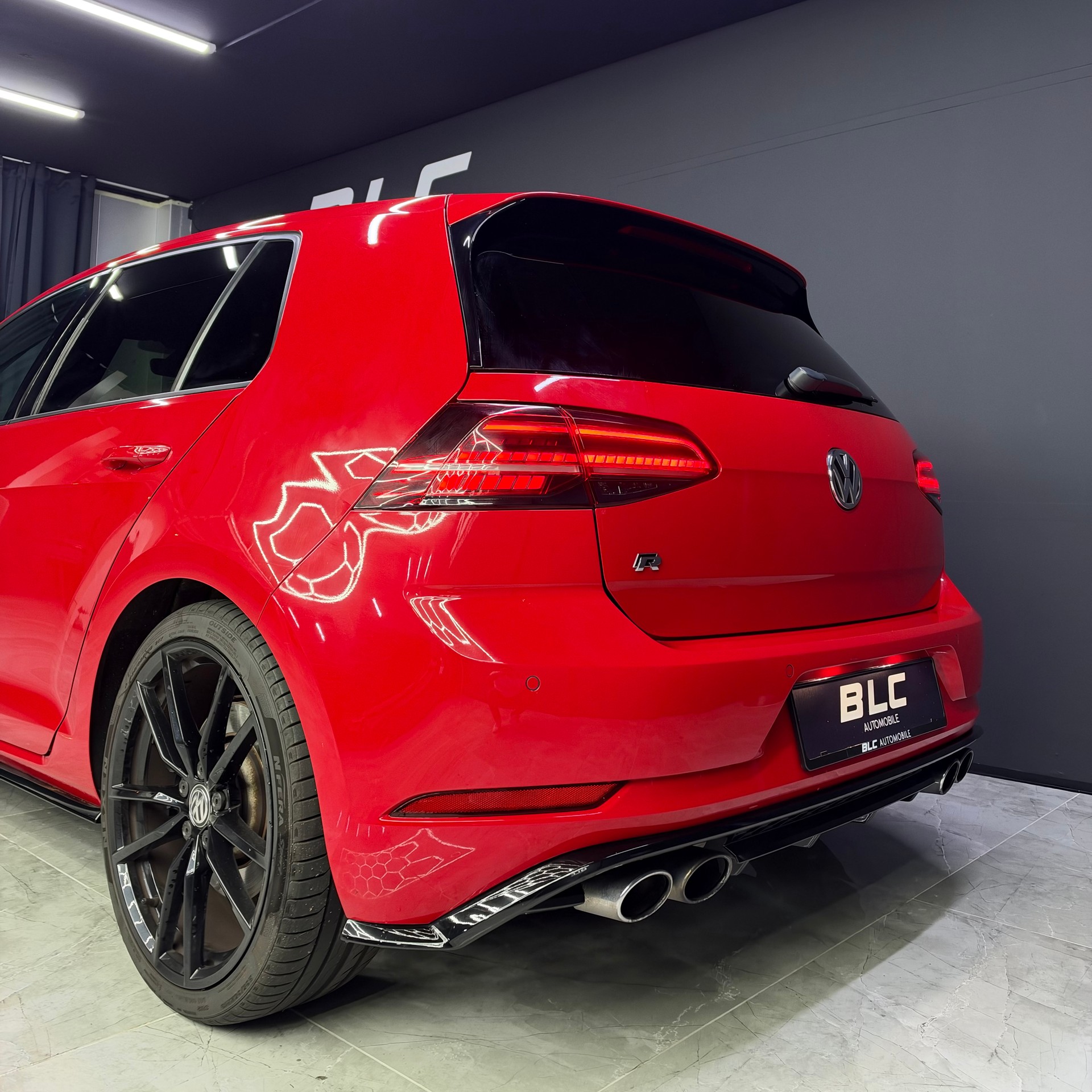 VW Golf 2.0 TSI R 4Motion DSG-image-6