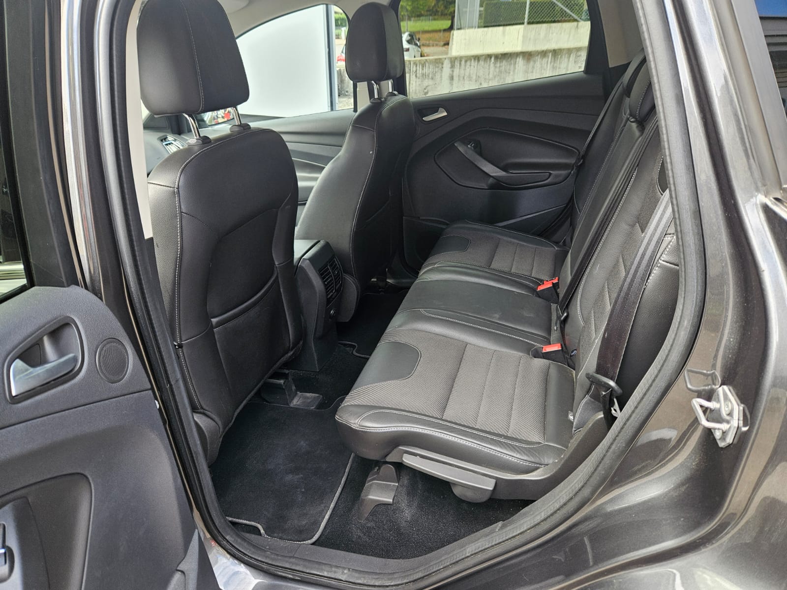 FORD Kuga 2.0 TDCi Titanium S 4WD PowerShift-image-10