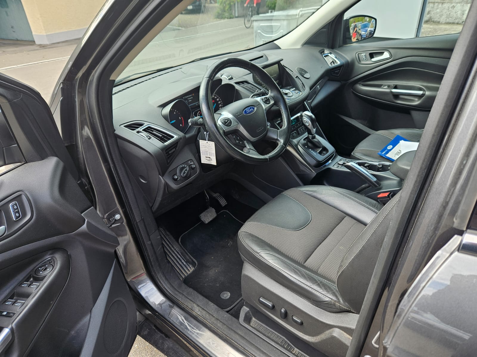 FORD Kuga 2.0 TDCi Titanium S 4WD PowerShift-image-9