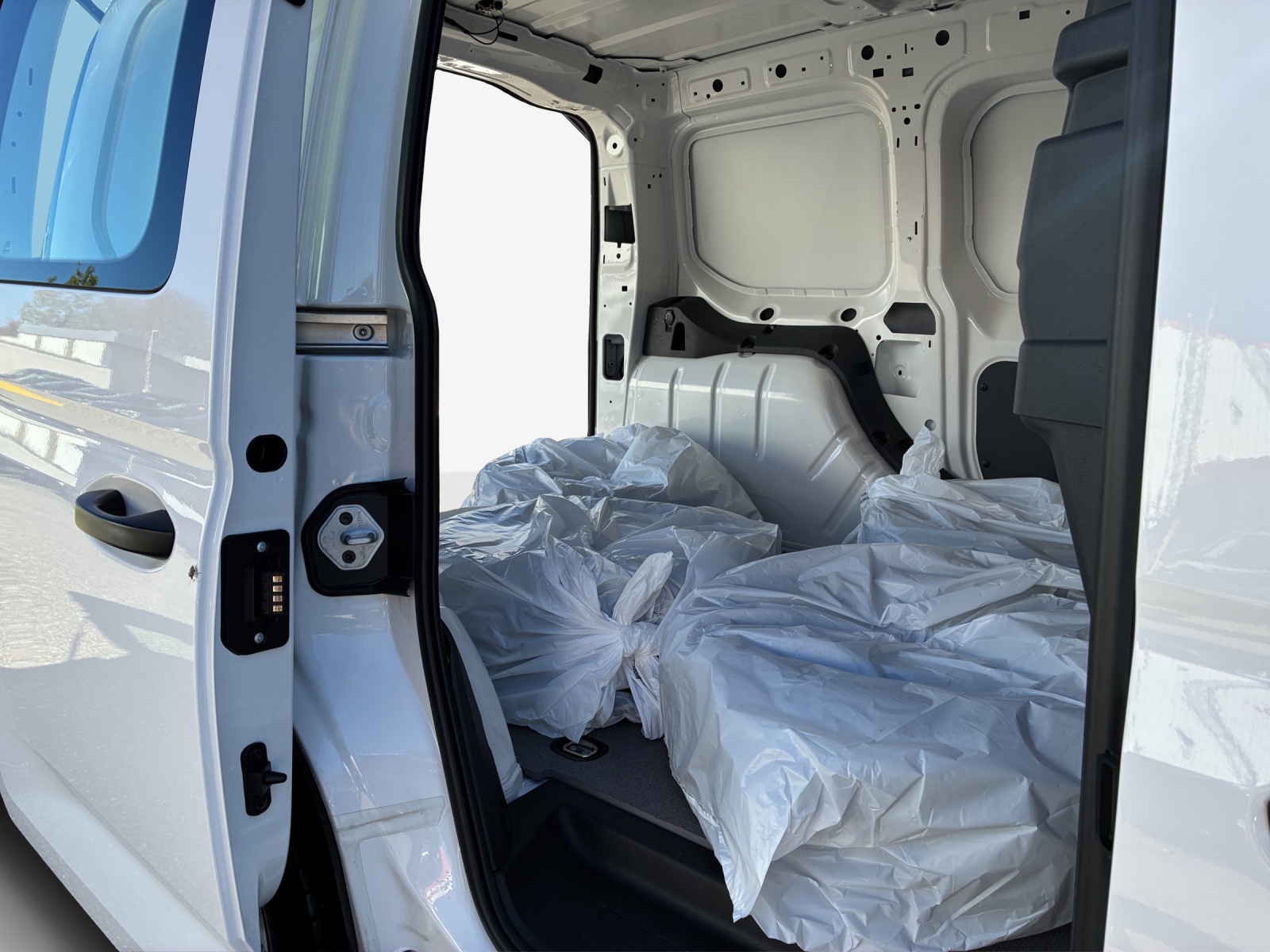 VW Caddy Cargo 2.0TDI-image-11
