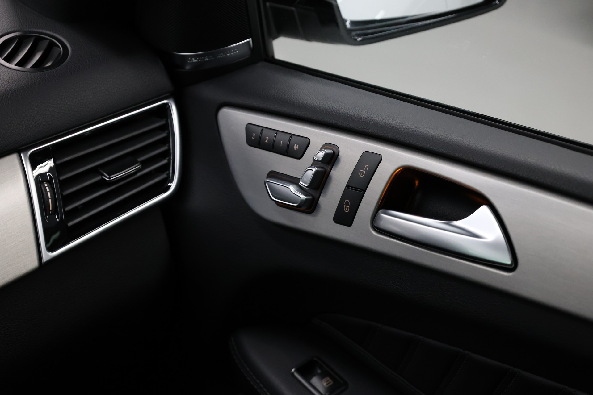 MERCEDES-BENZ GLE 400 V6-image-25