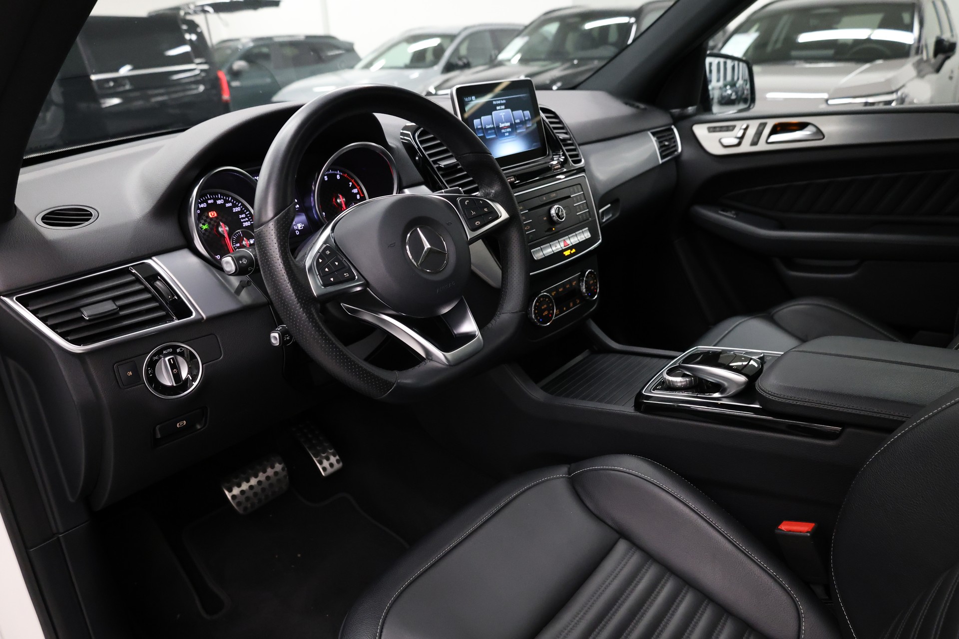 MERCEDES-BENZ GLE 400 V6-image-17