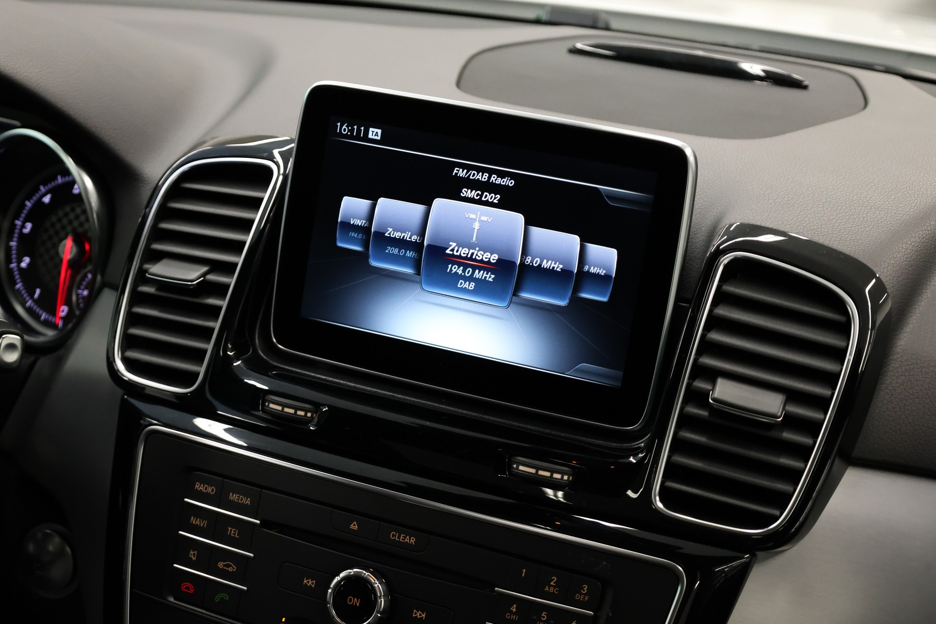 MERCEDES-BENZ GLE 400 V6-image-19