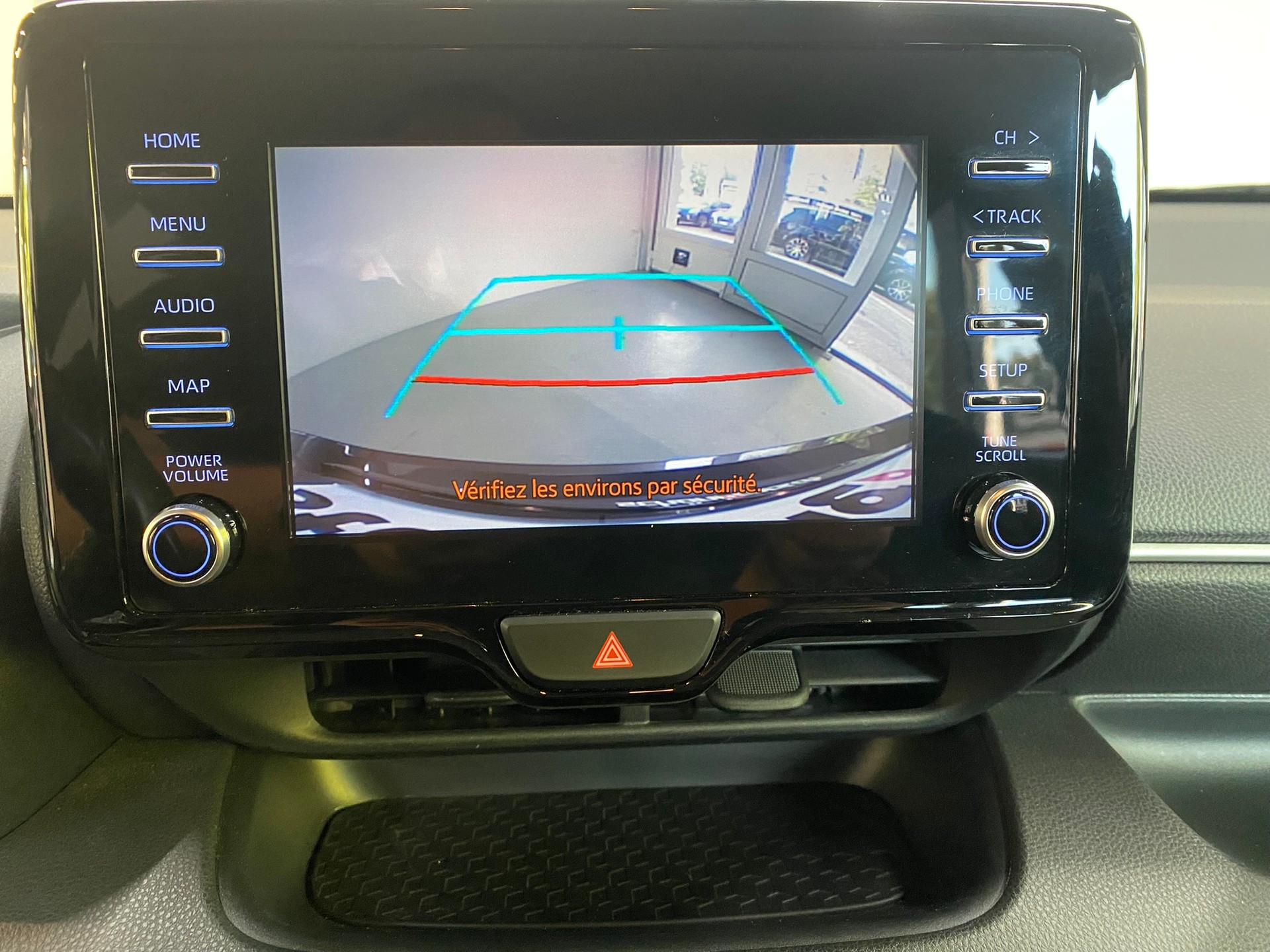 TOYOTA Yaris 1.5 Trend e-CVT-image-28