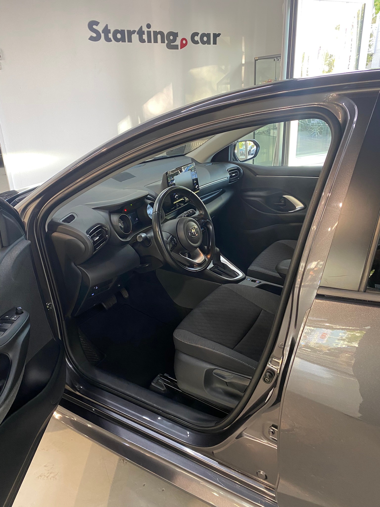 TOYOTA Yaris 1.5 Trend e-CVT-image-15