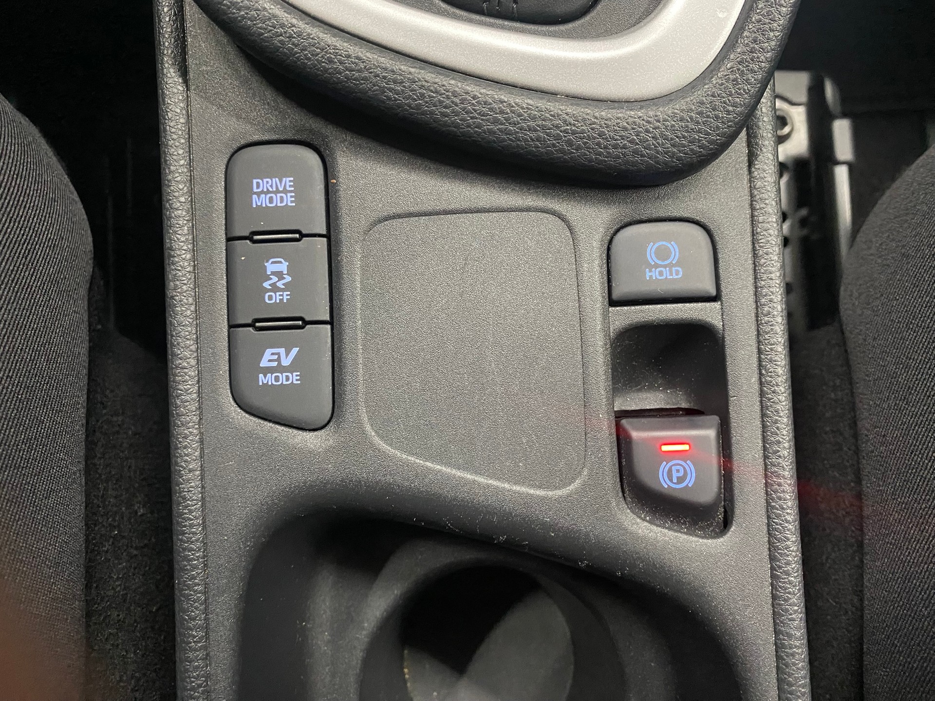 TOYOTA Yaris 1.5 Trend e-CVT-image-25