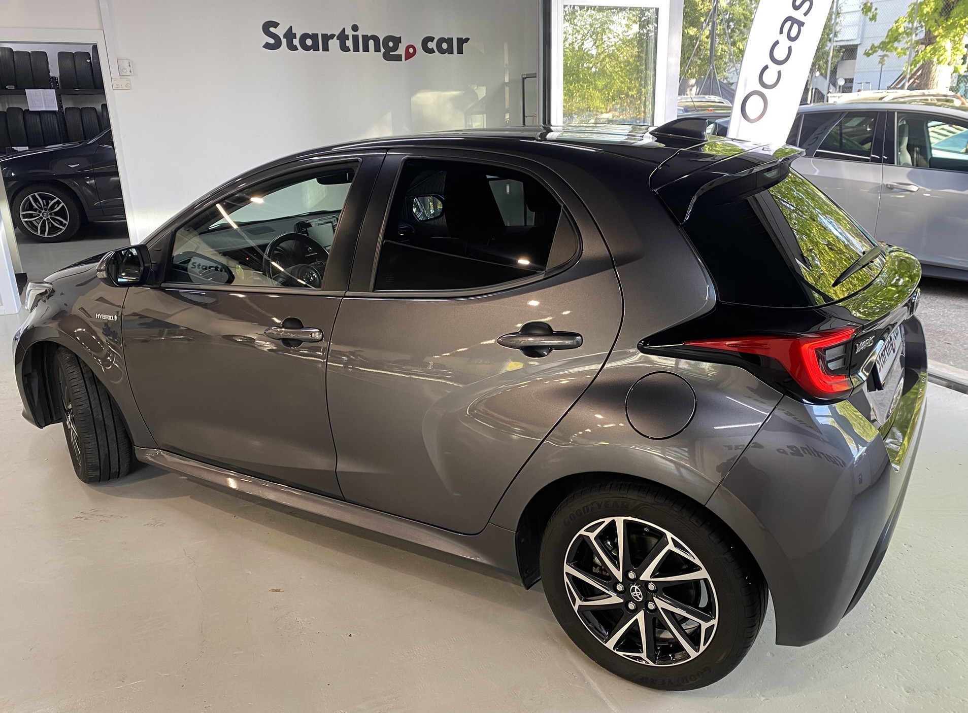 TOYOTA Yaris 1.5 Trend e-CVT-image-9