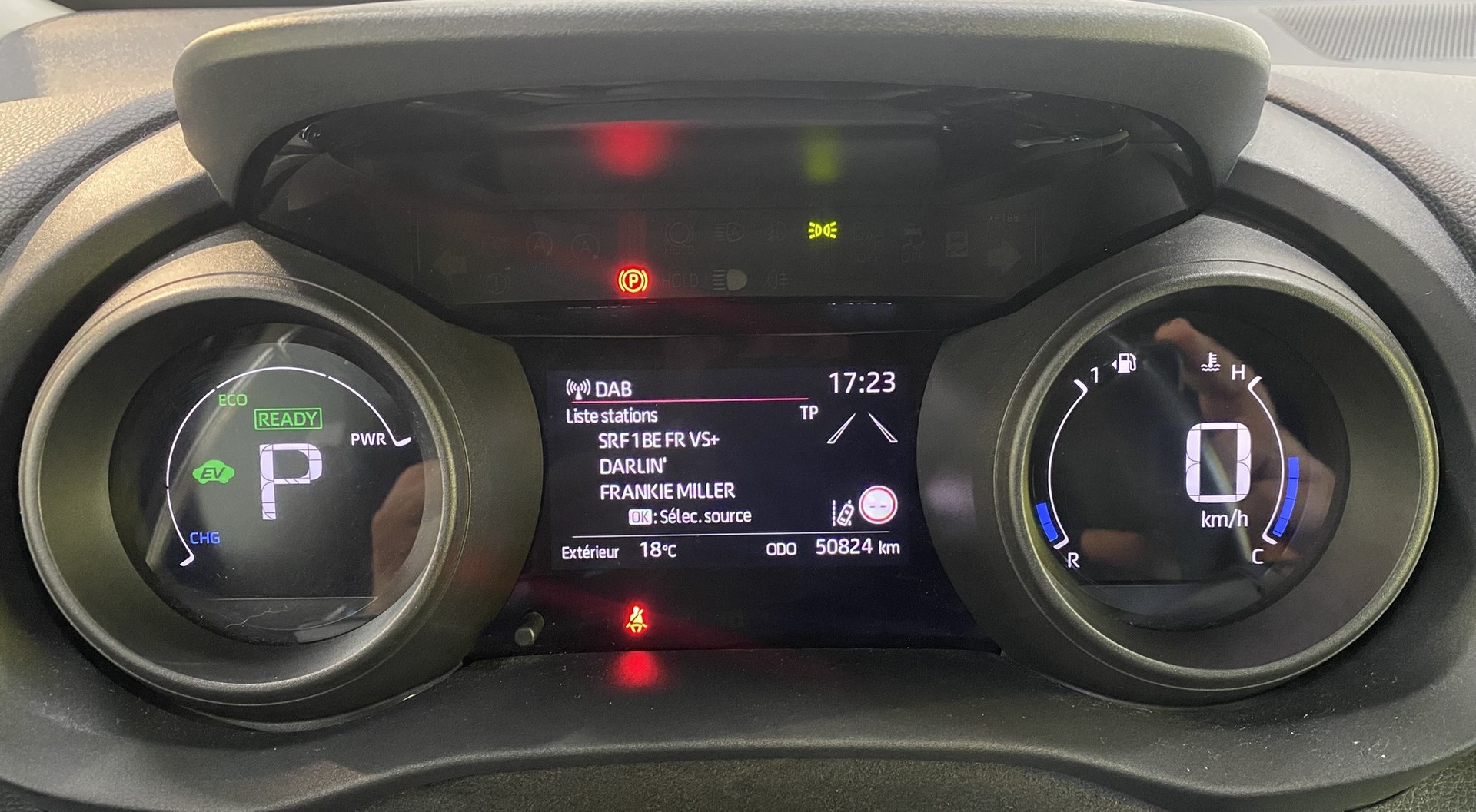 TOYOTA Yaris 1.5 Trend e-CVT-image-22