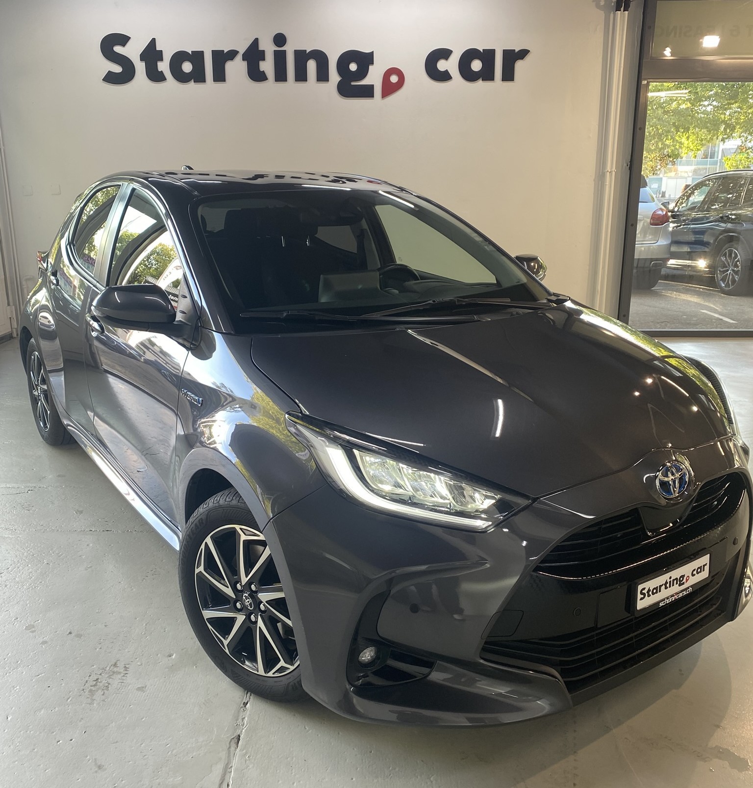 TOYOTA Yaris 1.5 Trend e-CVT-image-1