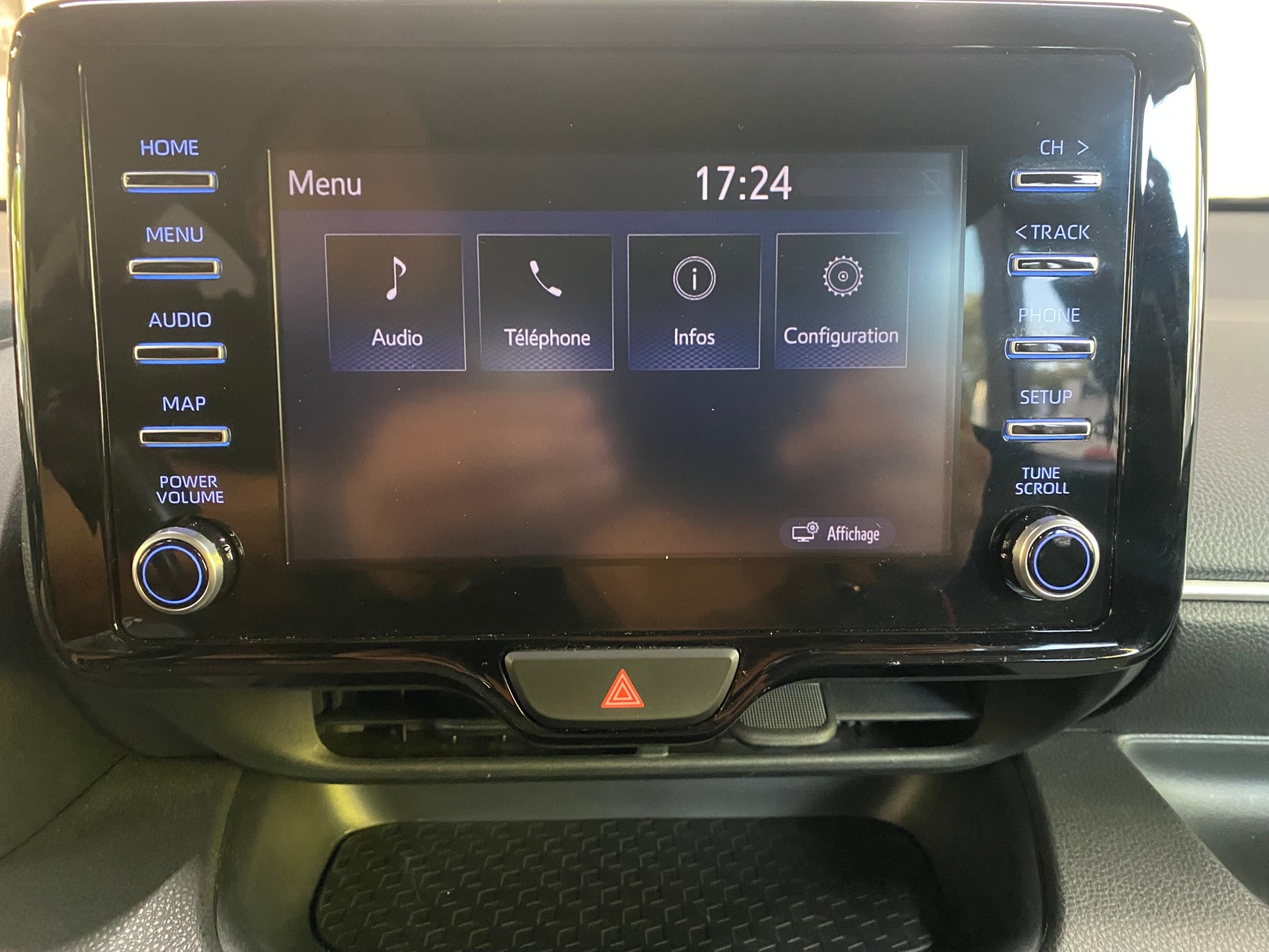 TOYOTA Yaris 1.5 Trend e-CVT-image-27