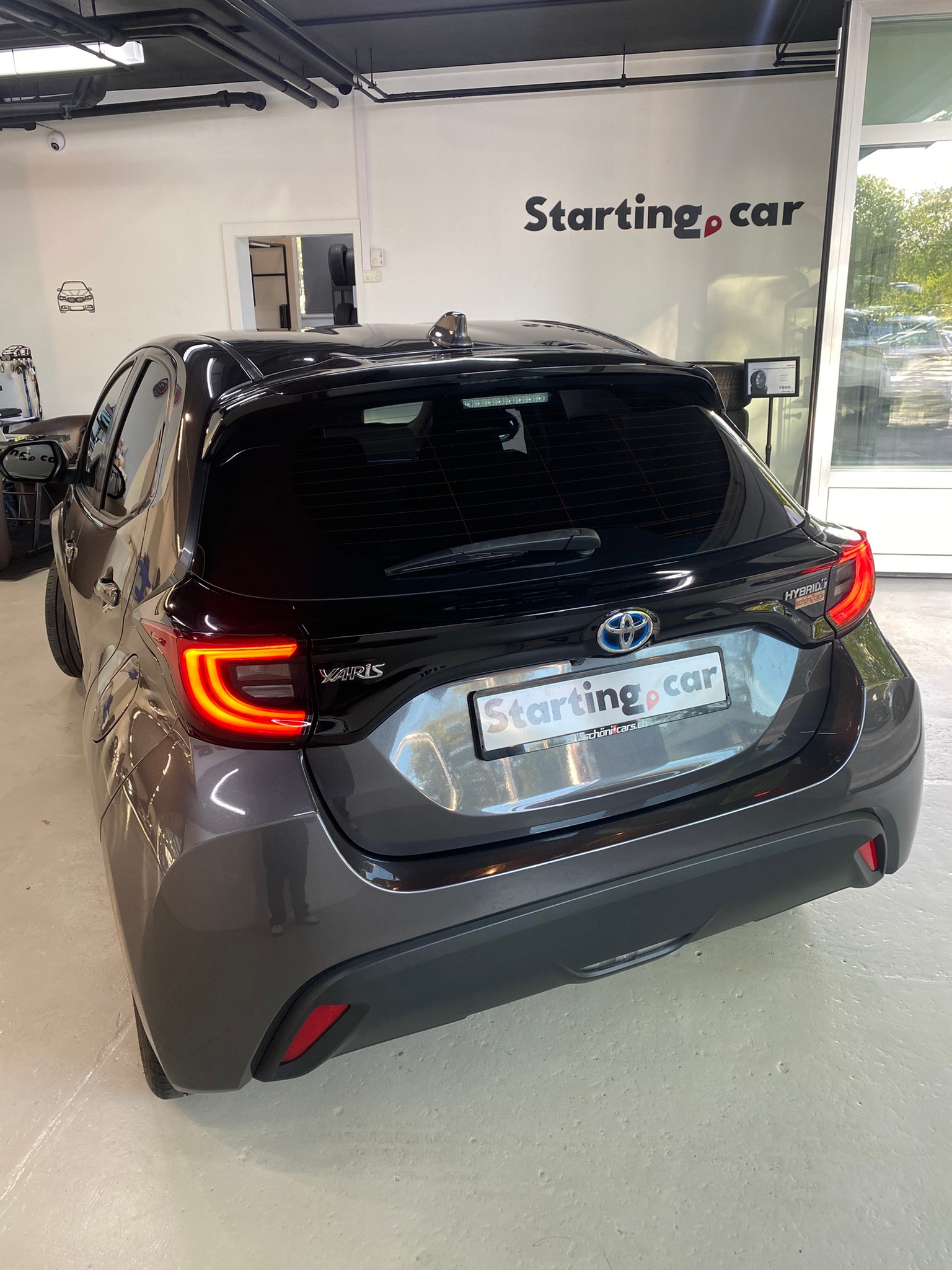 TOYOTA Yaris 1.5 Trend e-CVT-image-11