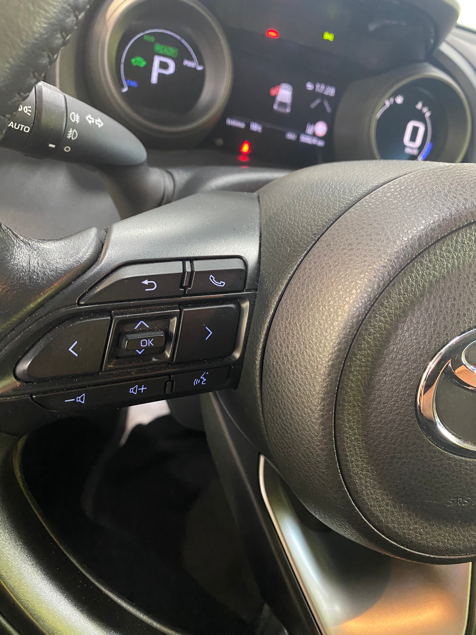 TOYOTA Yaris 1.5 Trend e-CVT-image-21