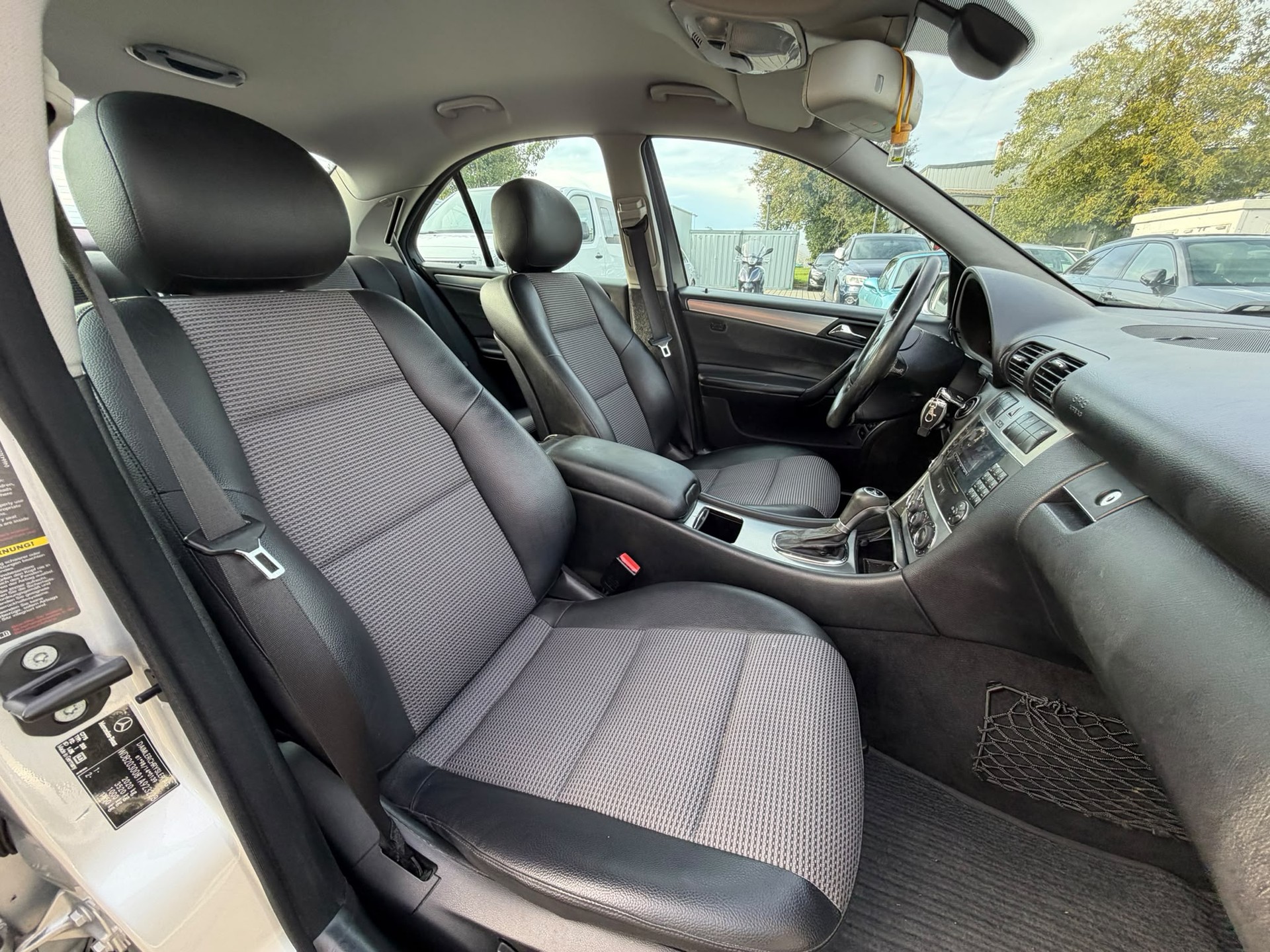 MERCEDES-BENZ C 220 CDI Avantgarde-image-12