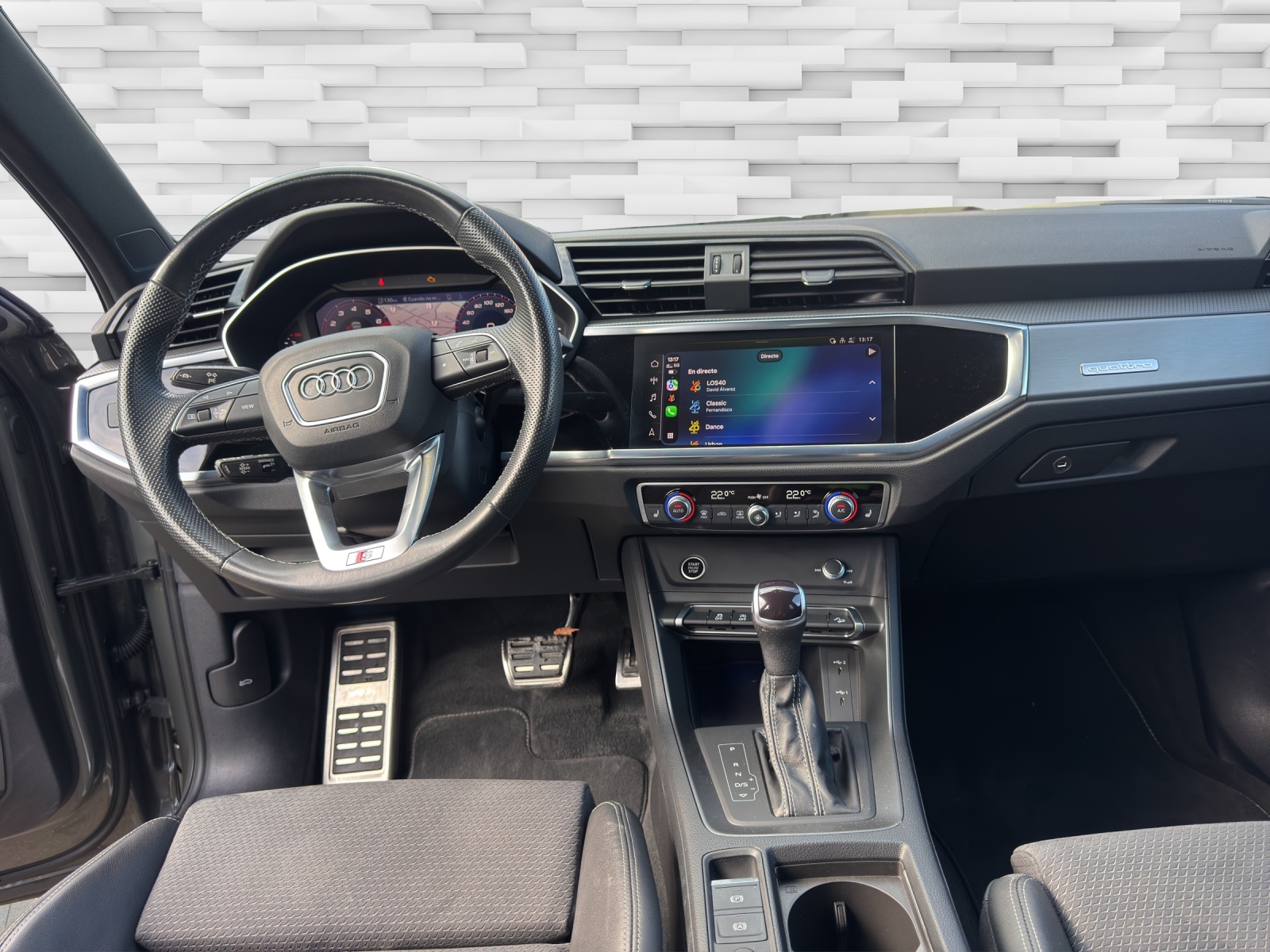 AUDI Q3 40 TFSI S line quattro S-tronic-image-11