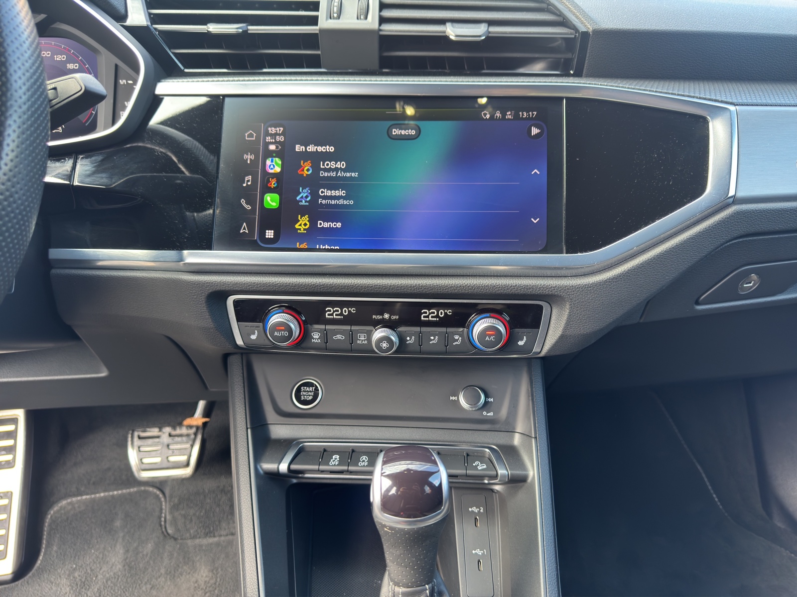 AUDI Q3 40 TFSI S line quattro S-tronic-image-12