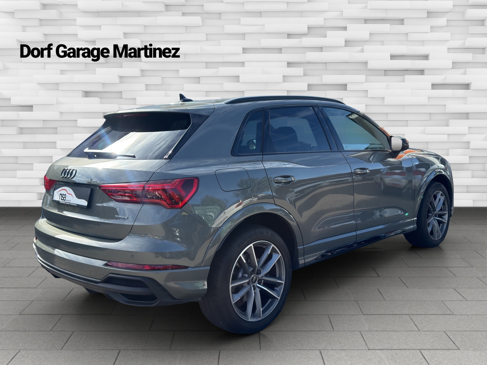 AUDI Q3 40 TFSI S line quattro S-tronic-image-5