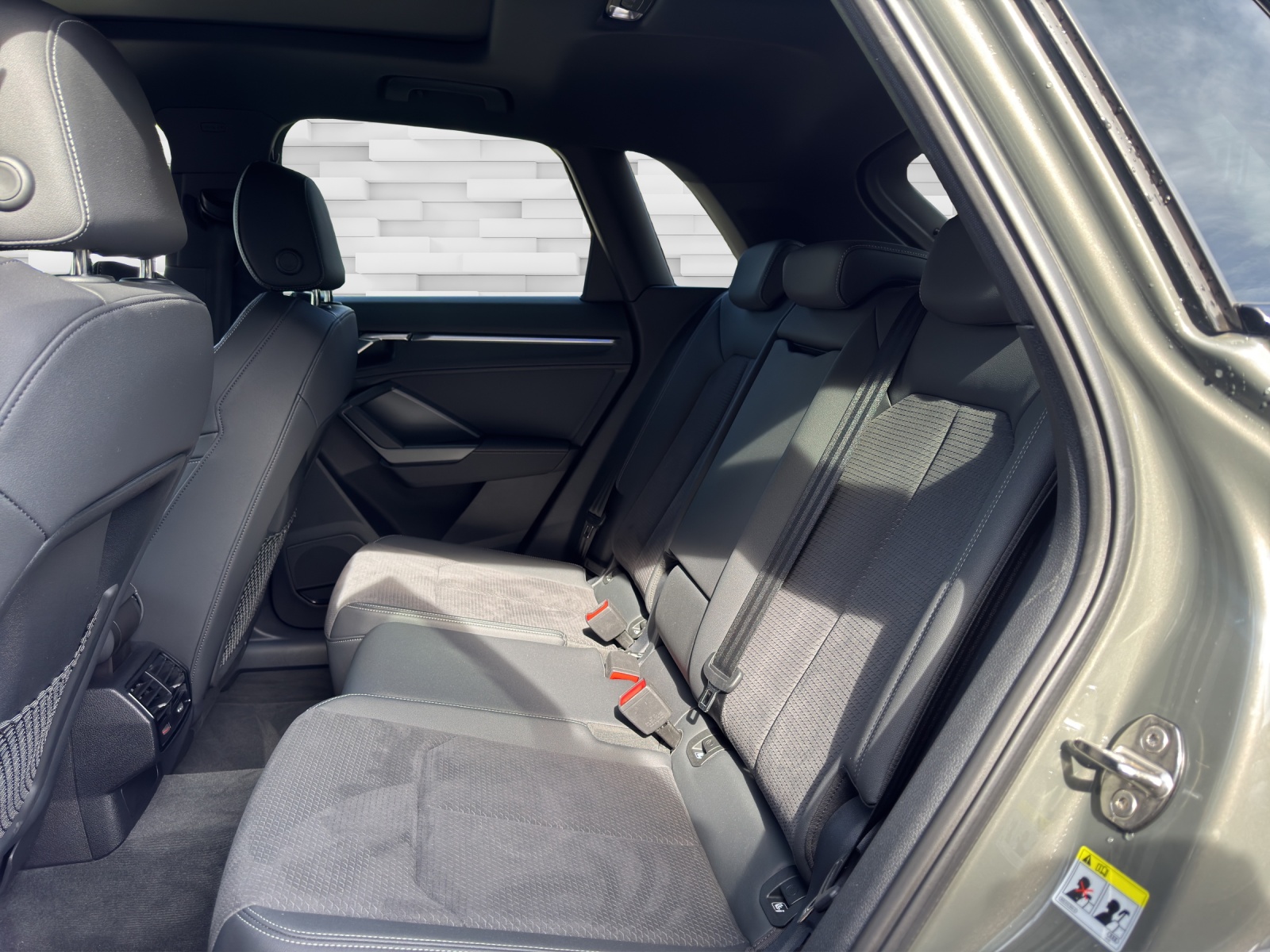 AUDI Q3 40 TFSI S line quattro S-tronic-image-10