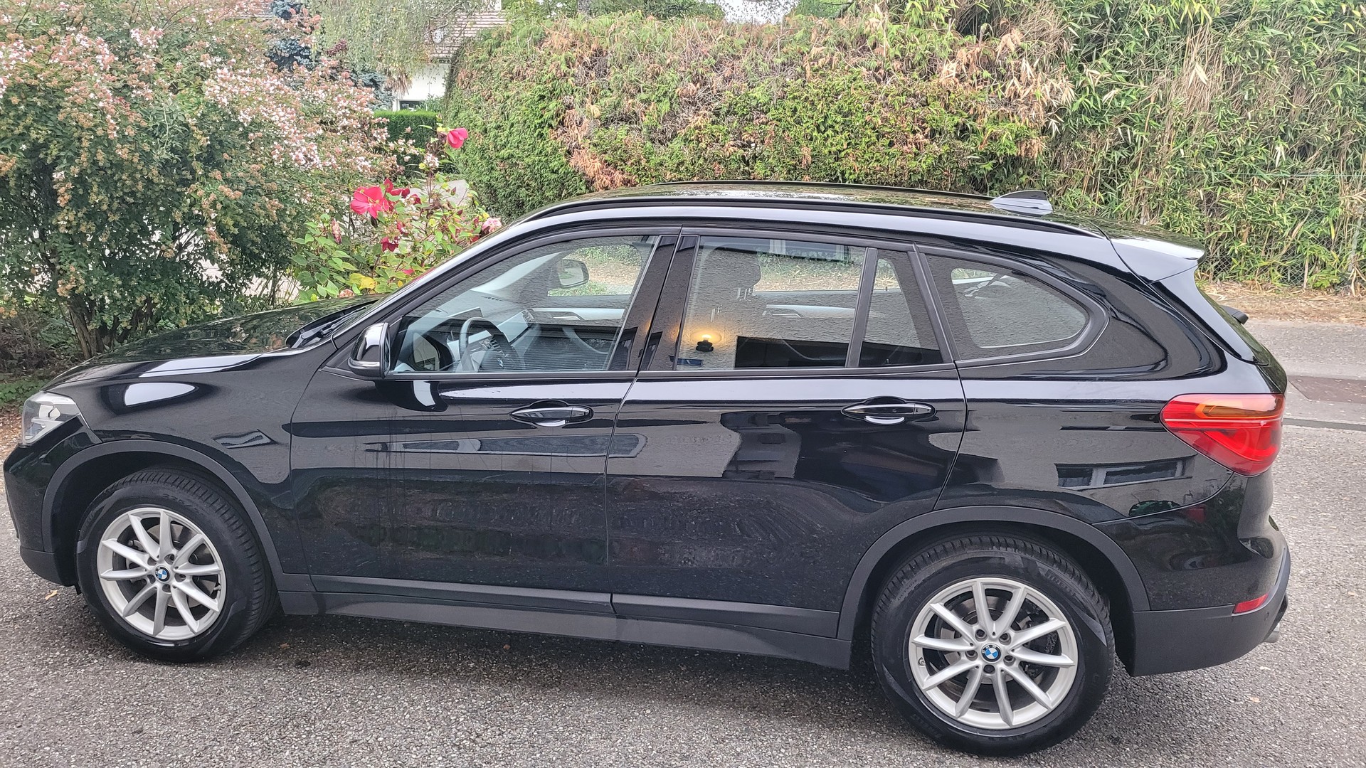 BMW 18d xDrive-image-3