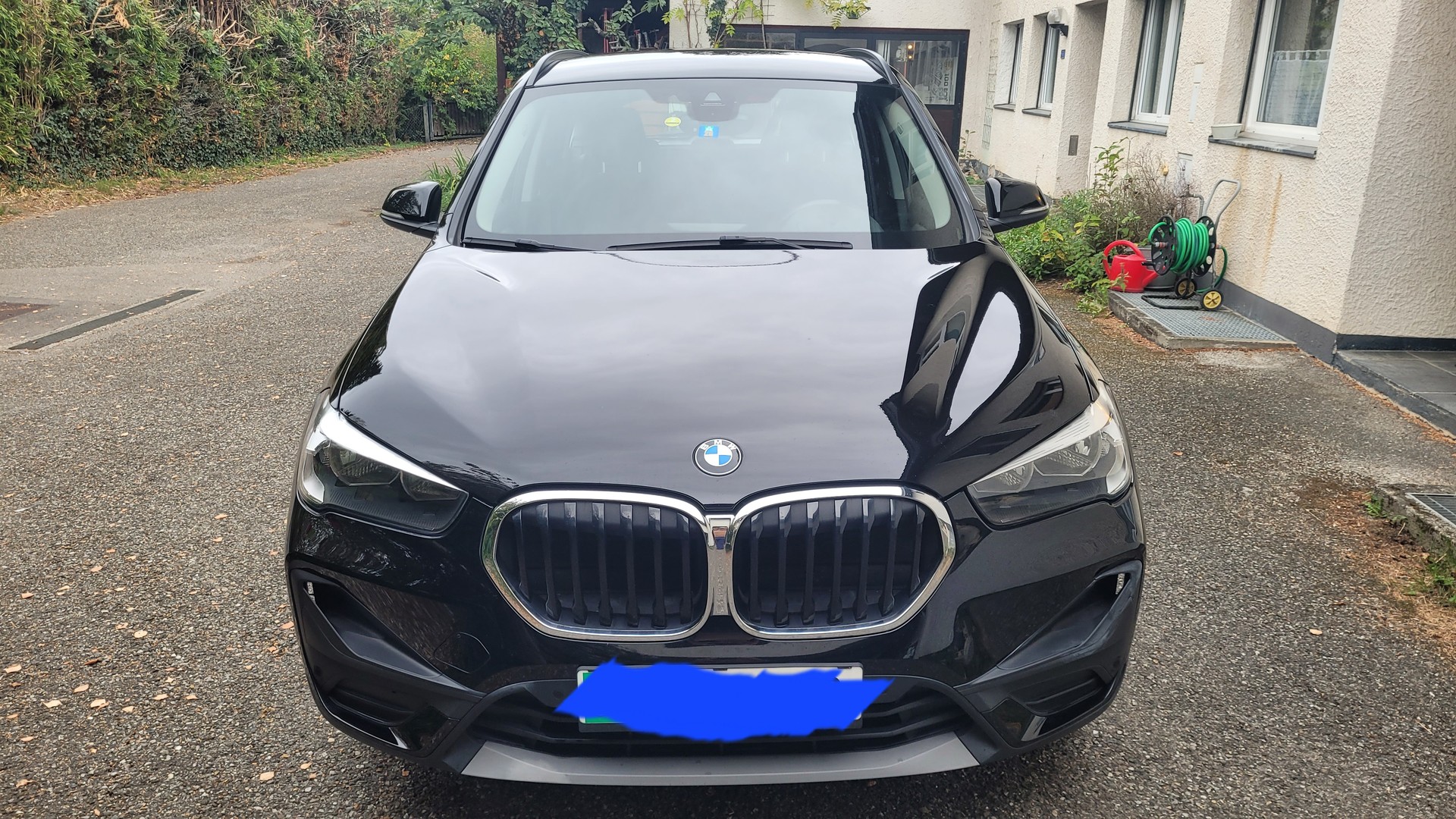 BMW 18d xDrive-image-0