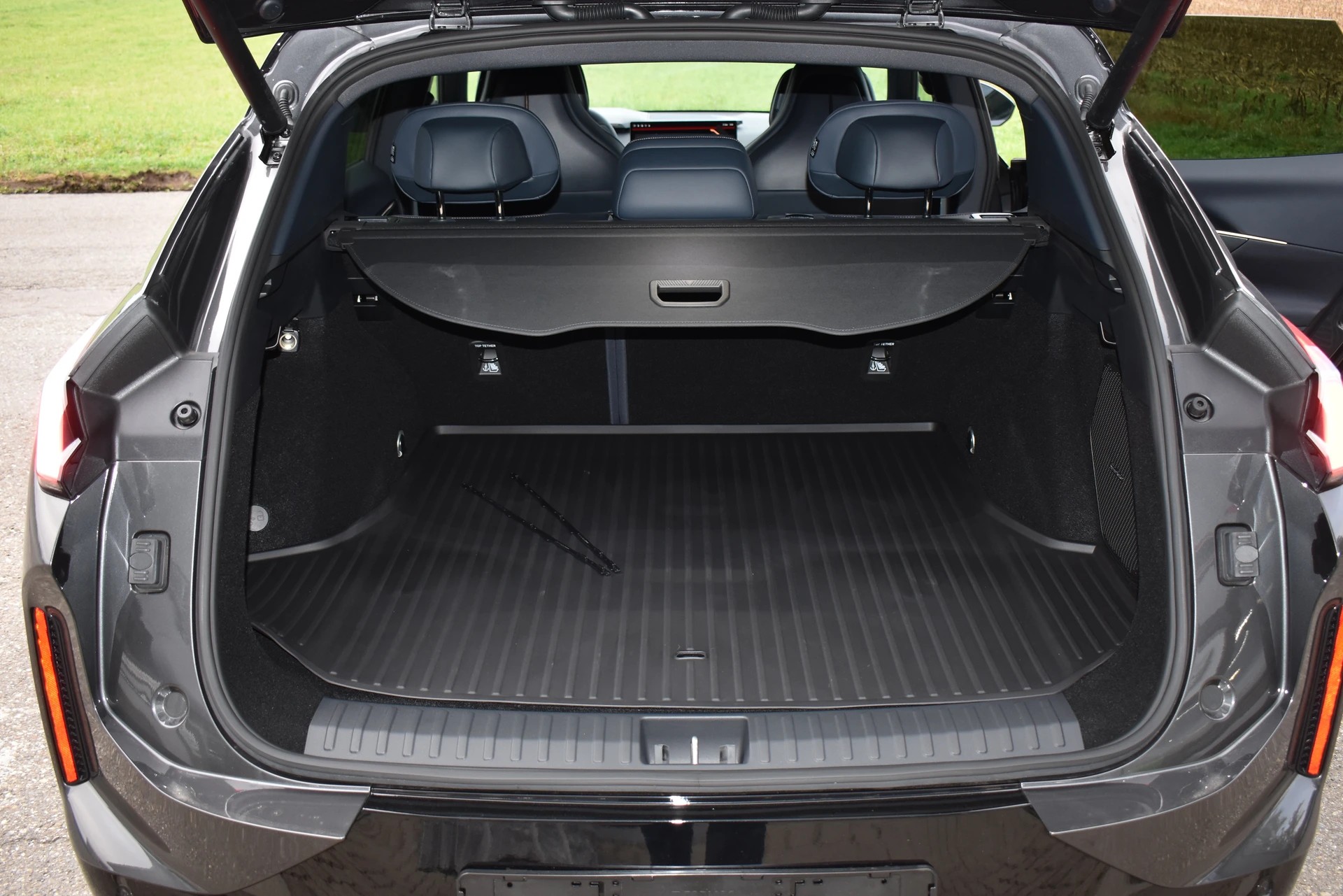 LYNK & CO 08 1.5 PHEV More-image-14