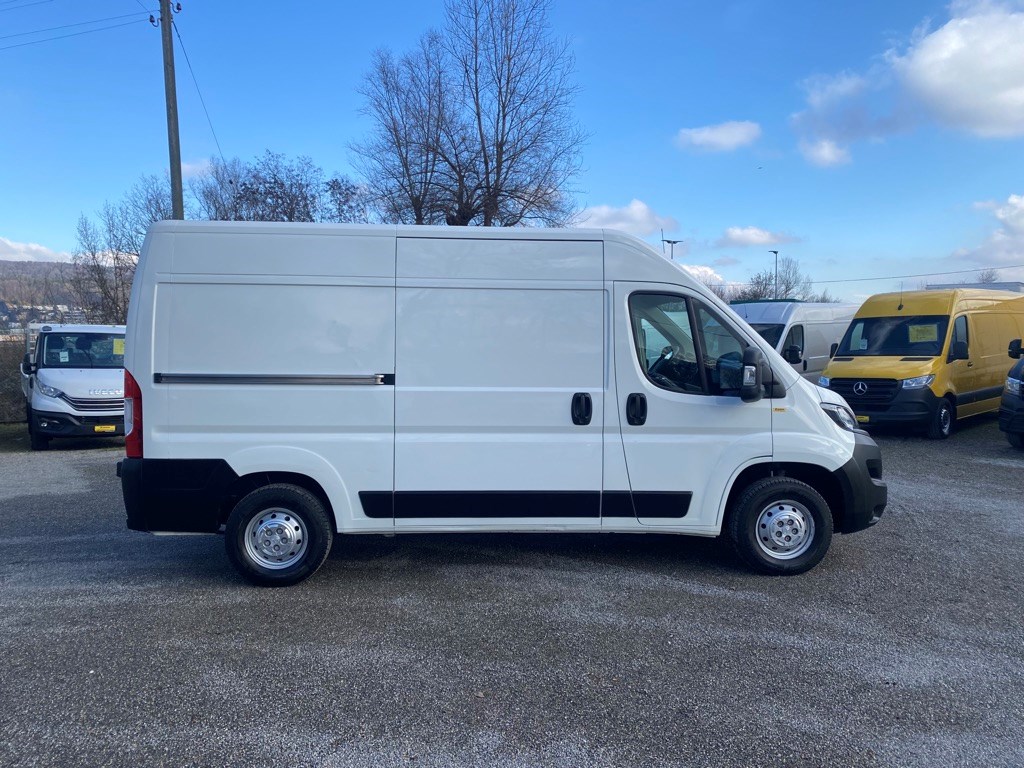 PEUGEOT BOXER 2.0 HDI 163 PS und 2 Schiebetüren-image-4