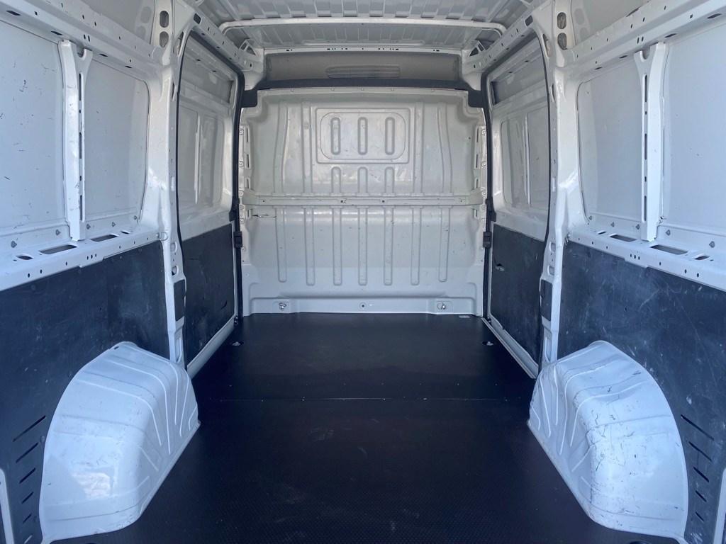 PEUGEOT BOXER 2.0 HDI 163 PS und 2 Schiebetüren-image-9