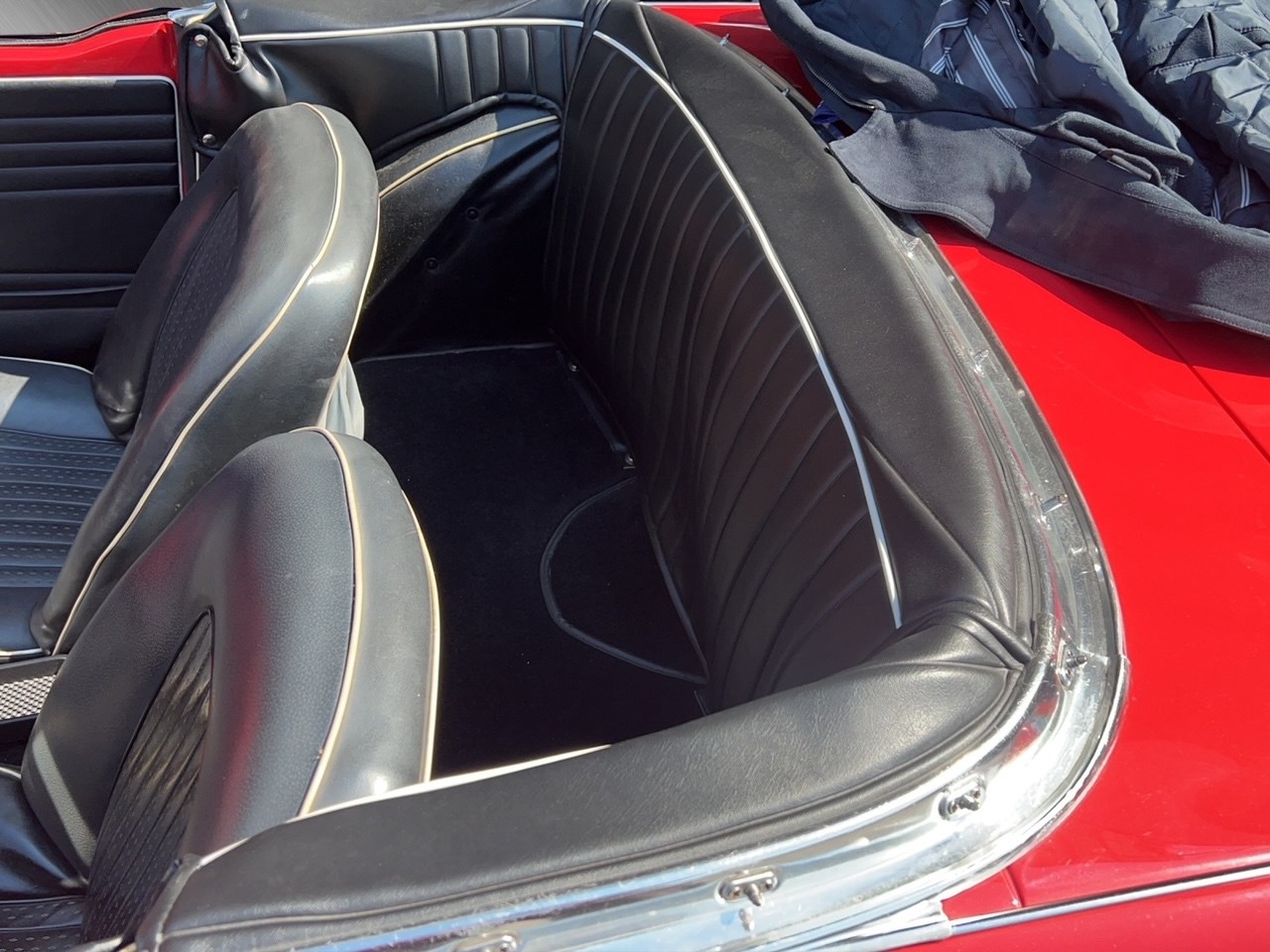 TRIUMPH TR4-image-13