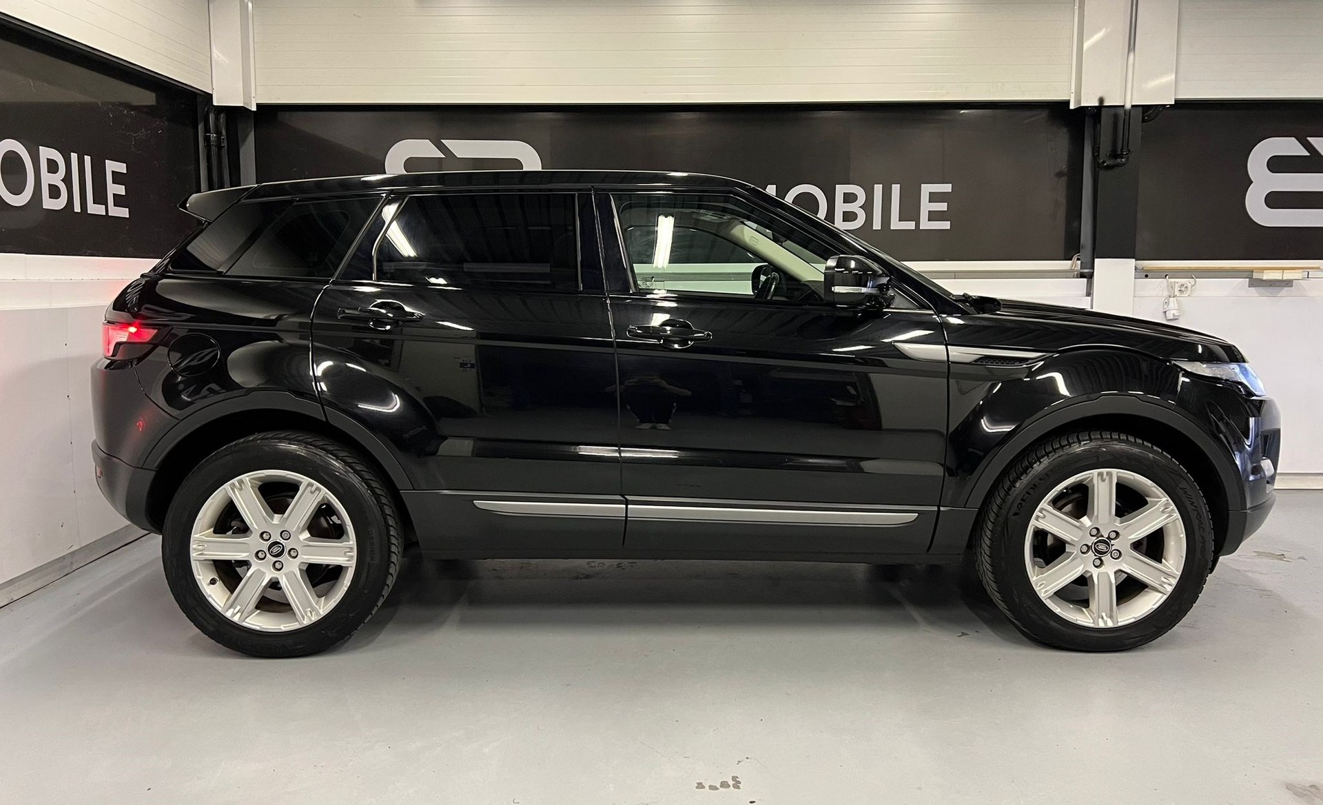 LAND ROVER Range Rover Evoque 2.2 TD4 Prestige-image-4