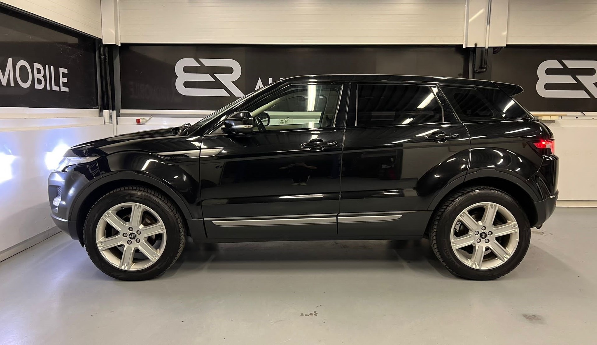 LAND ROVER Range Rover Evoque 2.2 TD4 Prestige-image-6