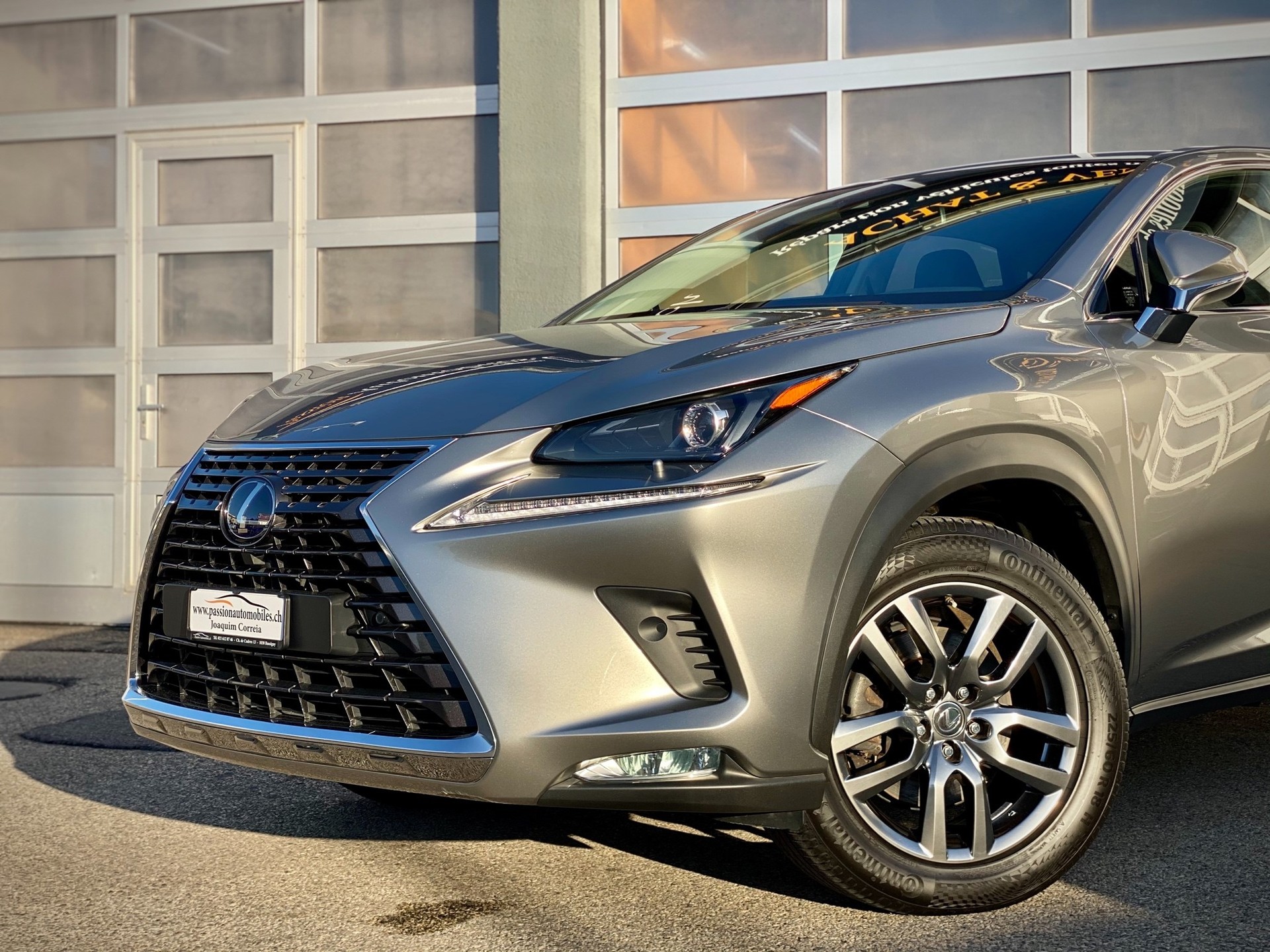 LEXUS NX 300h Diamond E-Four Automatic - Véhicule Suisse (CH)-image-4