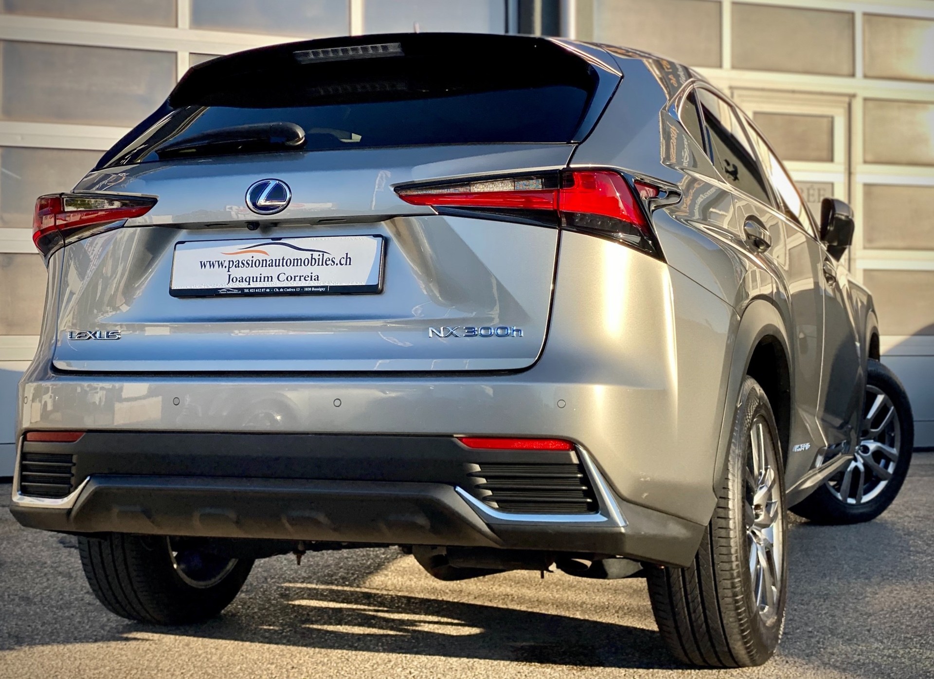LEXUS NX 300h Diamond E-Four Automatic - Véhicule Suisse (CH)-image-1