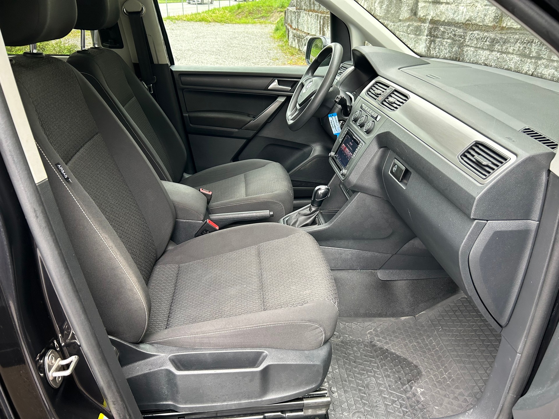 VW Caddy 2.0 TDI Liberty DSG-image-5