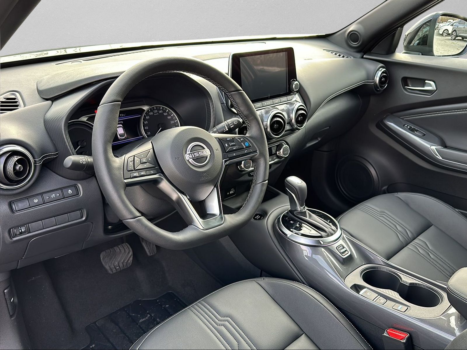 NISSAN Juke 1.6 Hybrid Tekna Automat-image-4