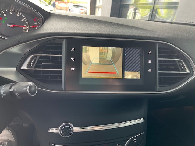 PEUGEOT 308 1.2 Pure Tech Allure EAT8-image-7