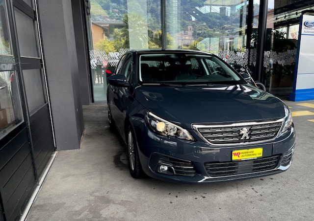 PEUGEOT 308 1.2 Pure Tech Allure EAT8-image-2