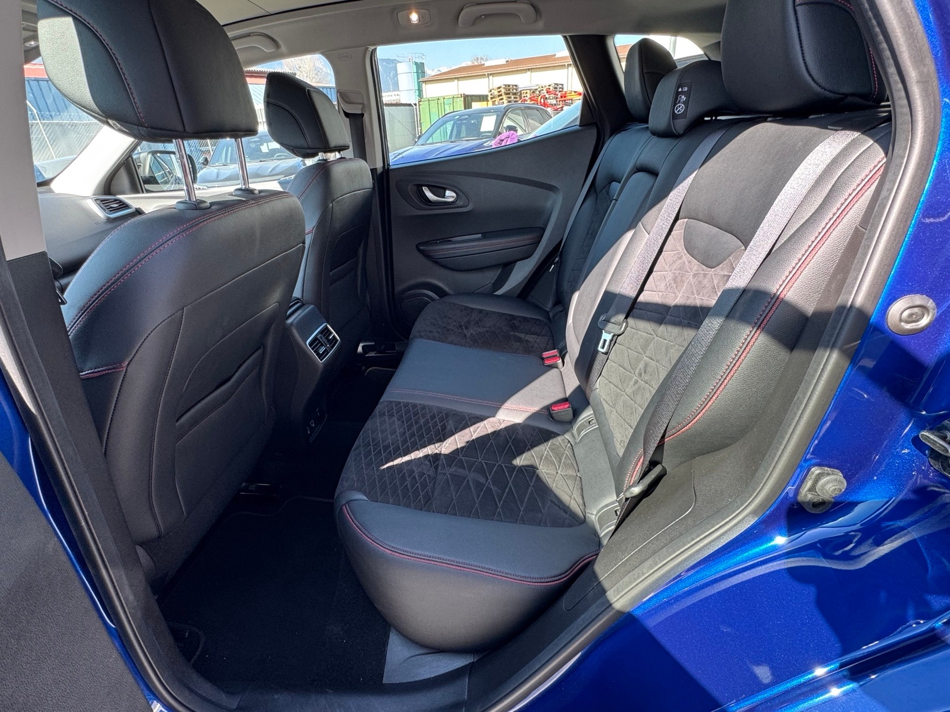 RENAULT Kadjar 1.3 TCe 160 Black Edition EDC-image-9