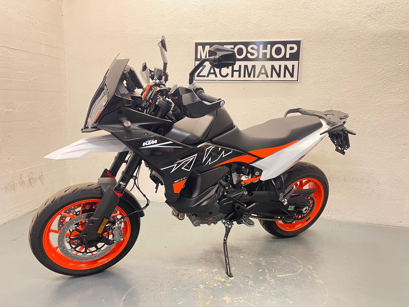 KTM 890 SMT 2024-showroom-element-2