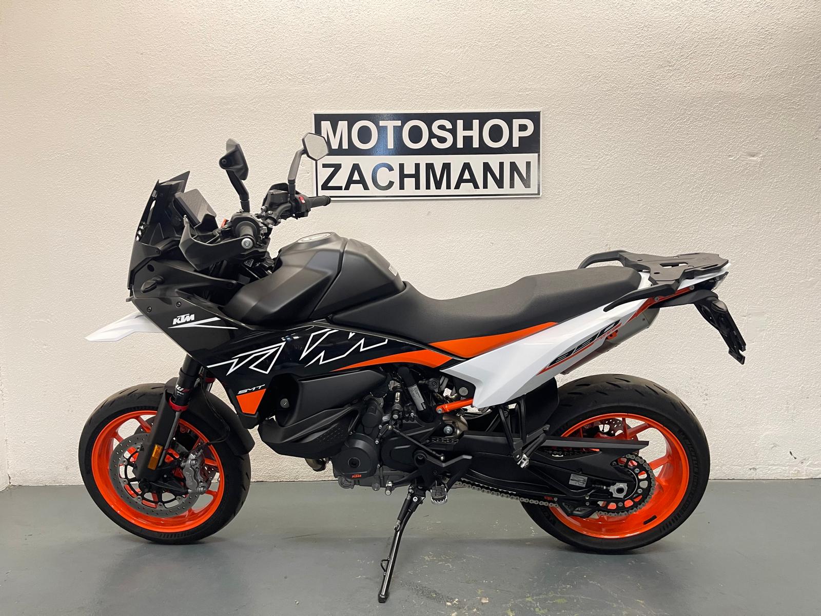 KTM 890 SMT 2024-showroom-element-3