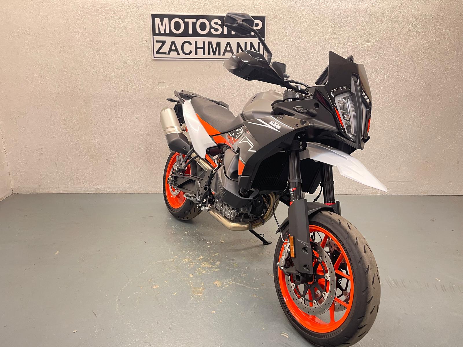 KTM 890 SMT 2024-showroom-element-1