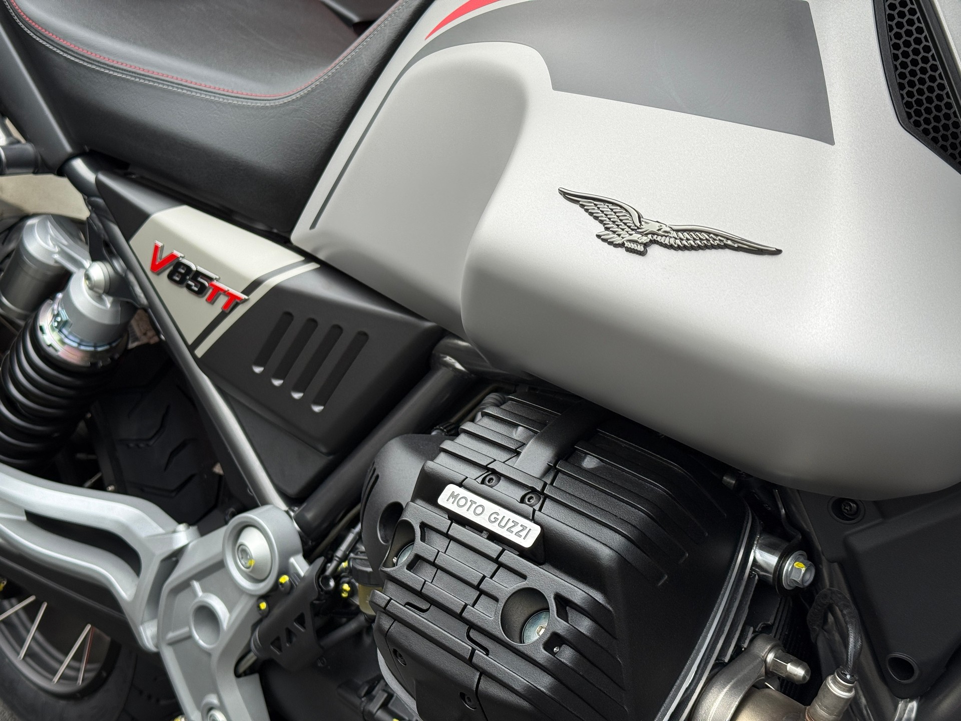 MOTO GUZZI V85 TT Travel Pack-image-11