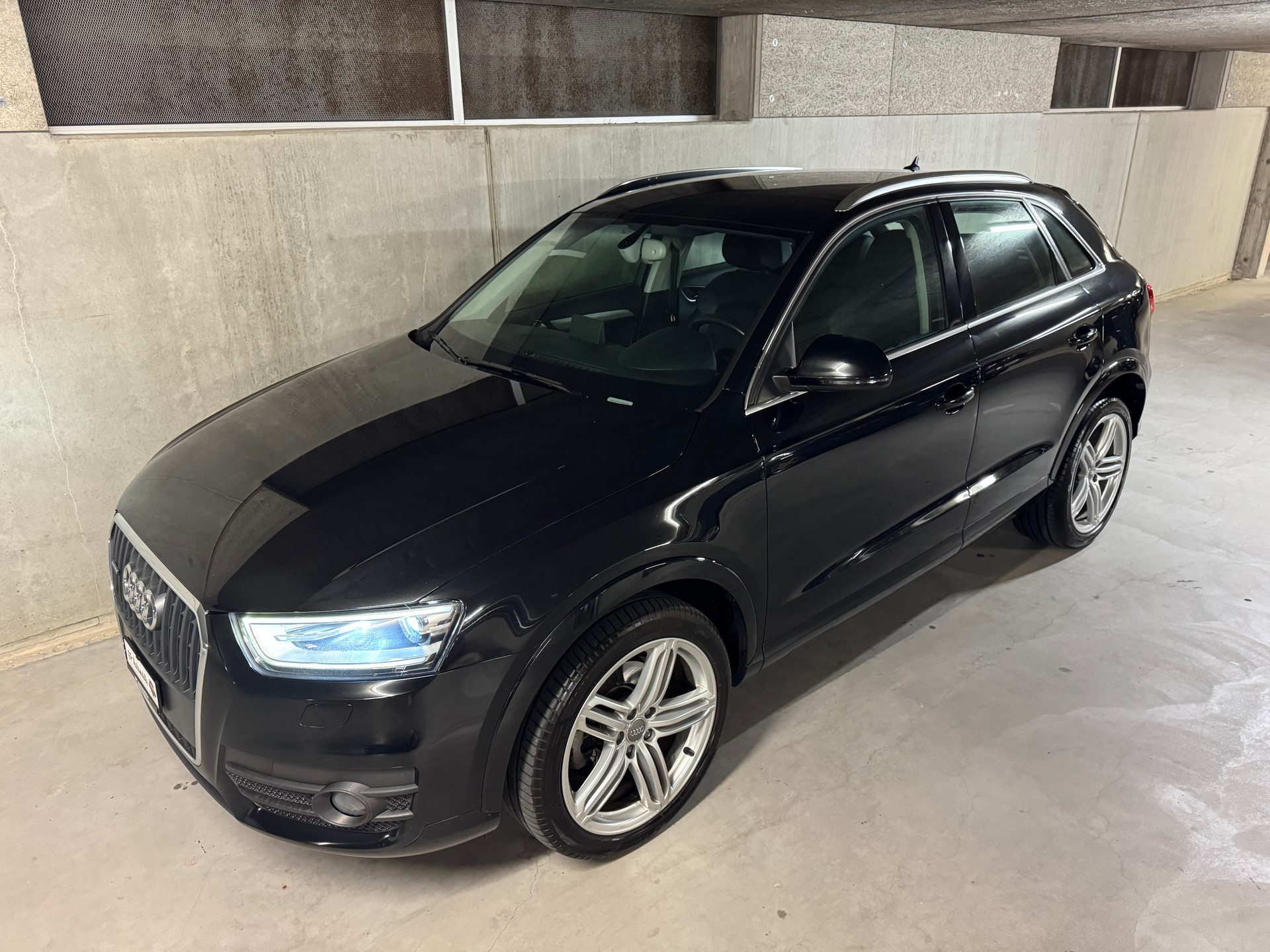 AUDI Q3 2.0 TFSI quattro S-tronic-image-7