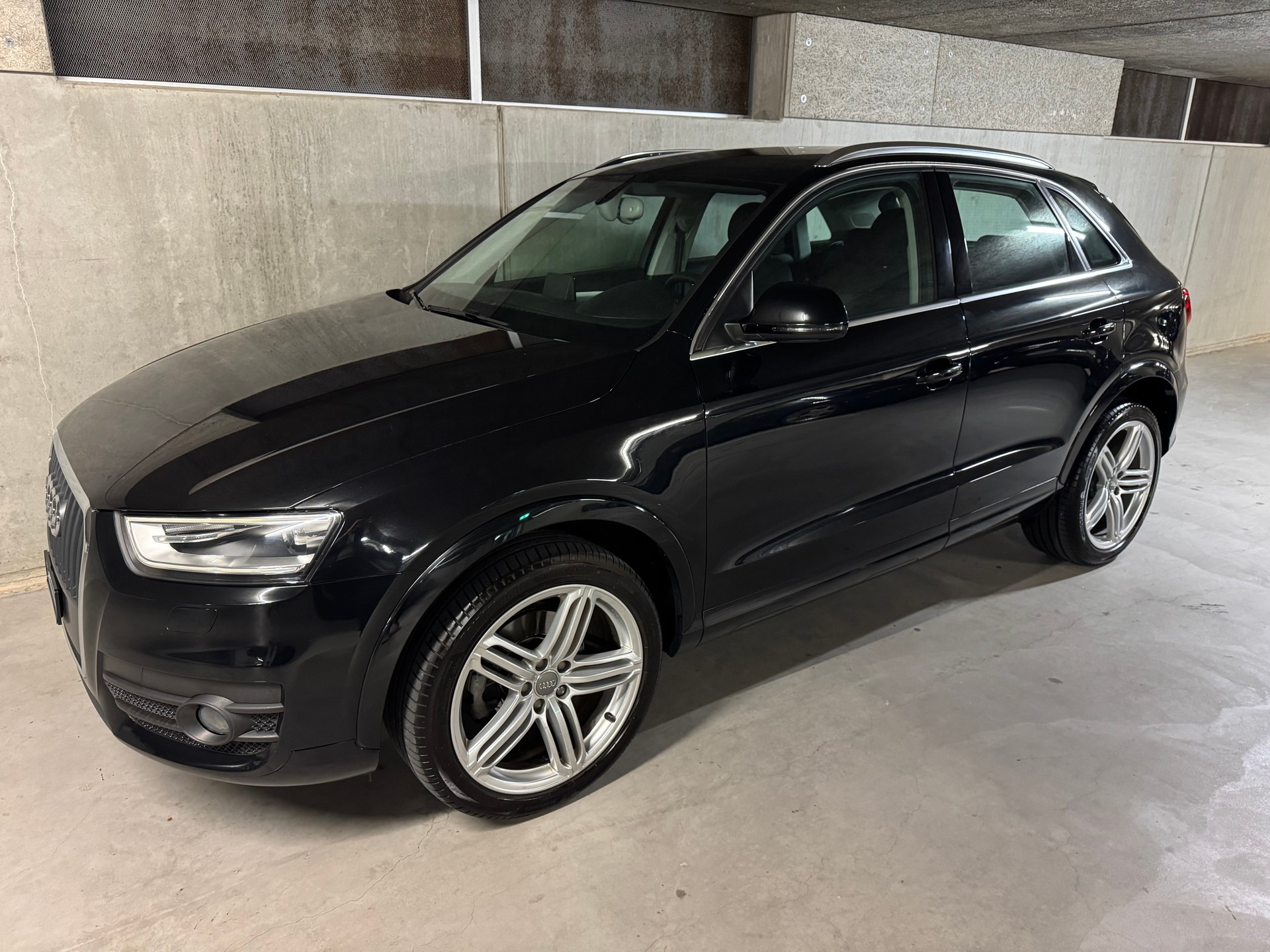 AUDI Q3 2.0 TFSI quattro S-tronic