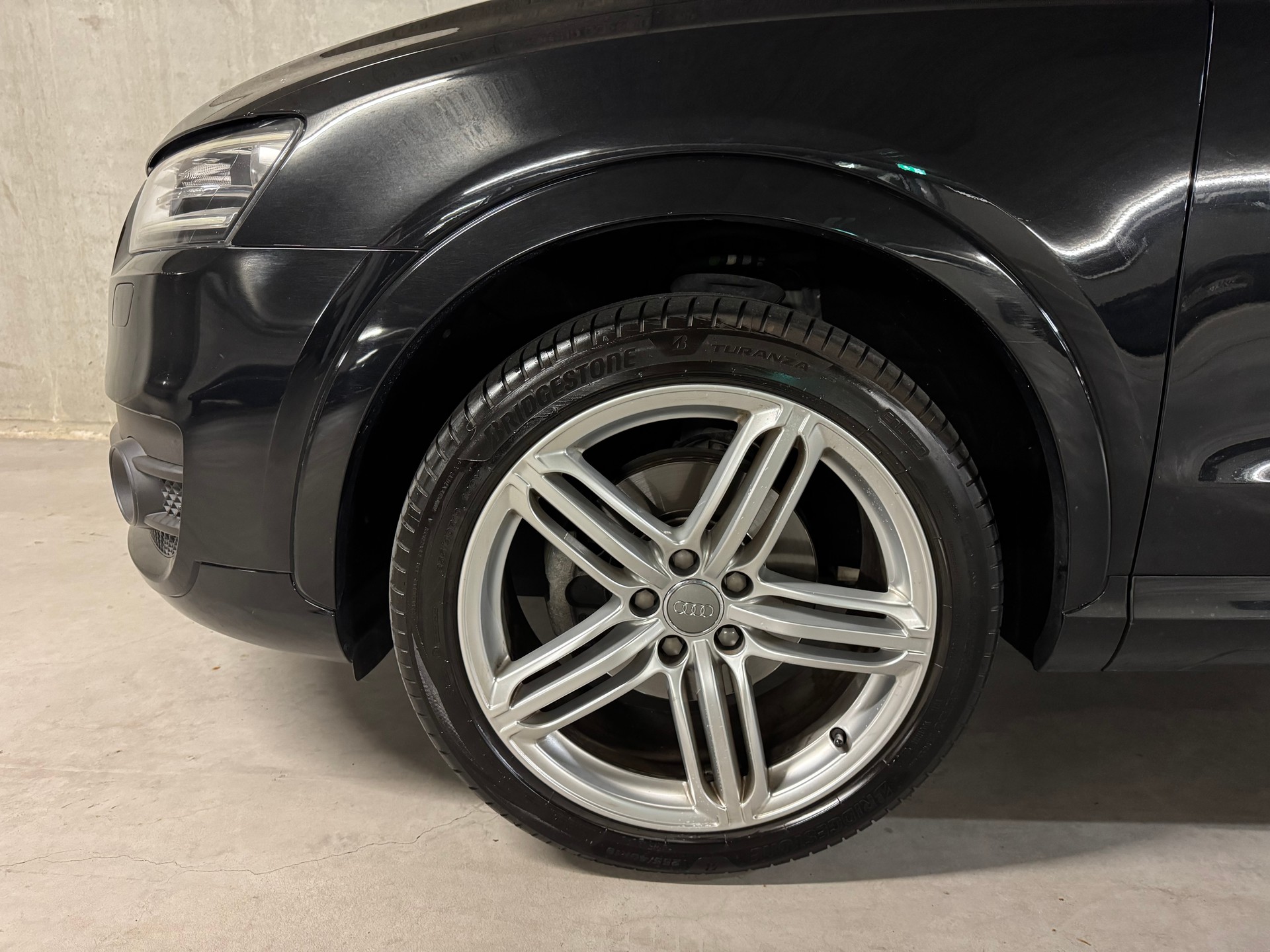 AUDI Q3 2.0 TFSI quattro S-tronic-image-19