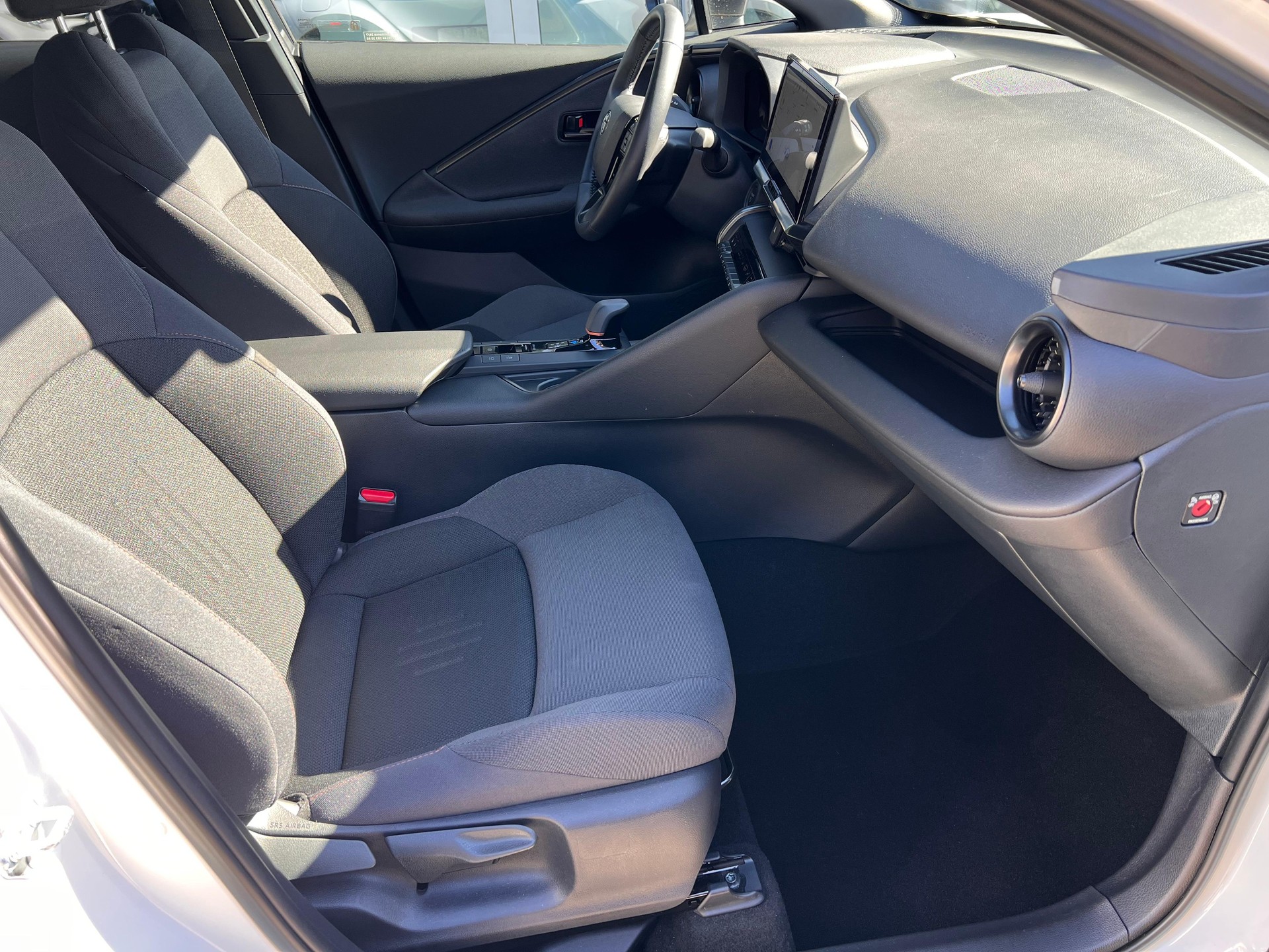 TOYOTA C-HR 1.8 HEV Trend-image-12