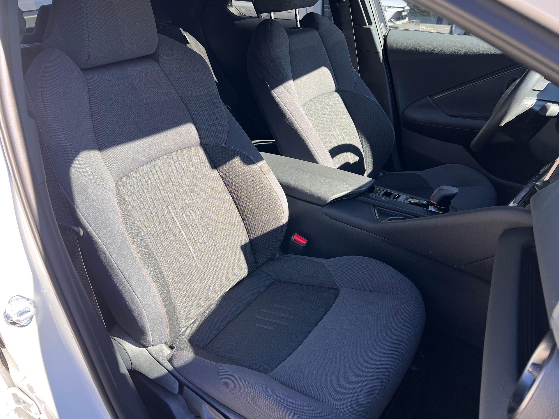 TOYOTA C-HR 1.8 HEV Trend-image-14
